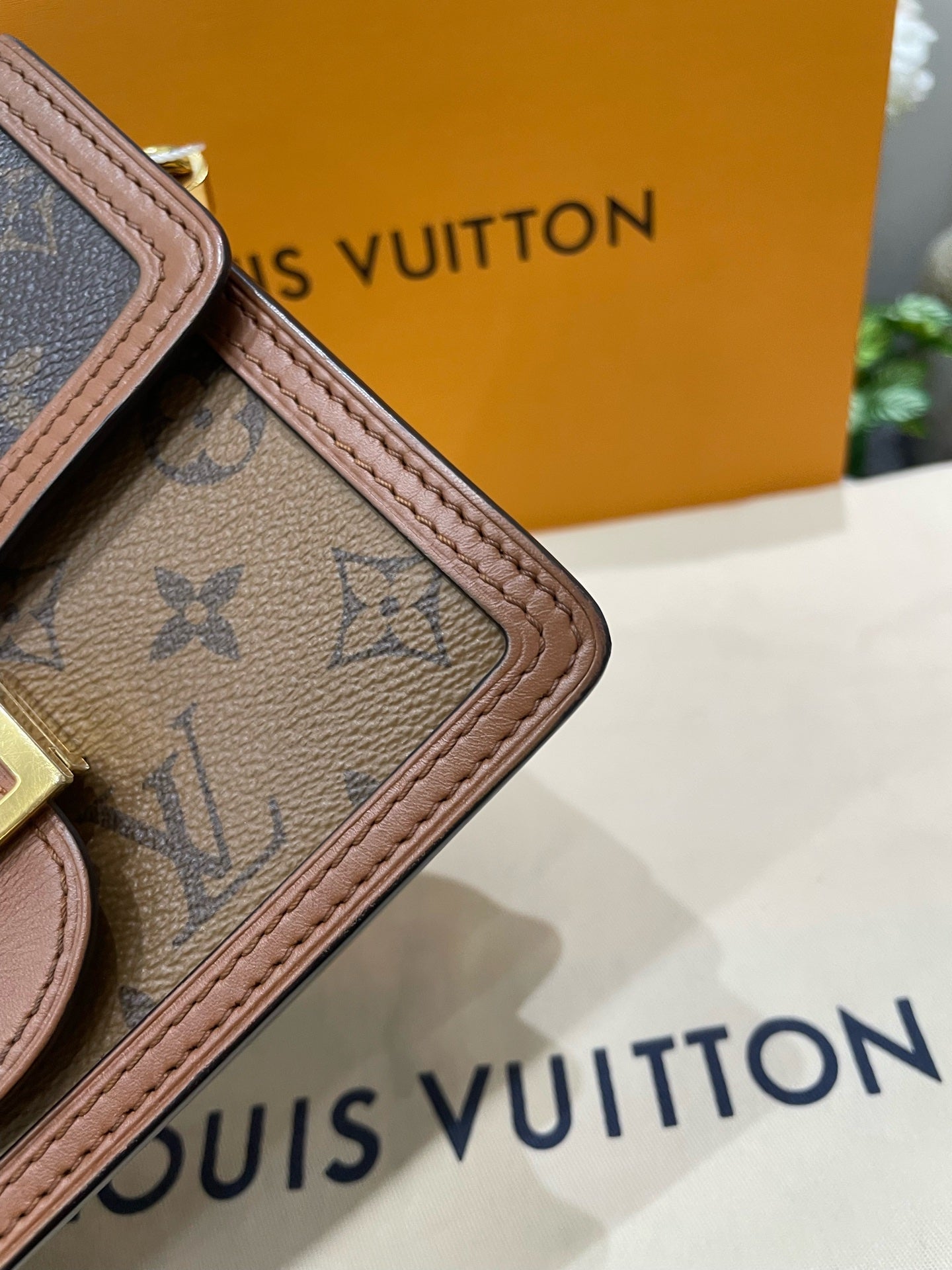 Louis Vuitton - Dauphine Small Shoulder Bag - Monogram Canvas and Leather - Brown - (small)