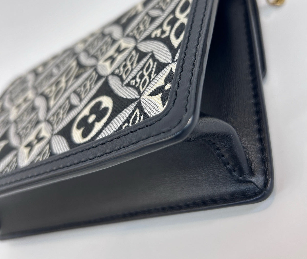 Louis Vuitton - Dauphine WOC - Cloth - Black - (mini)