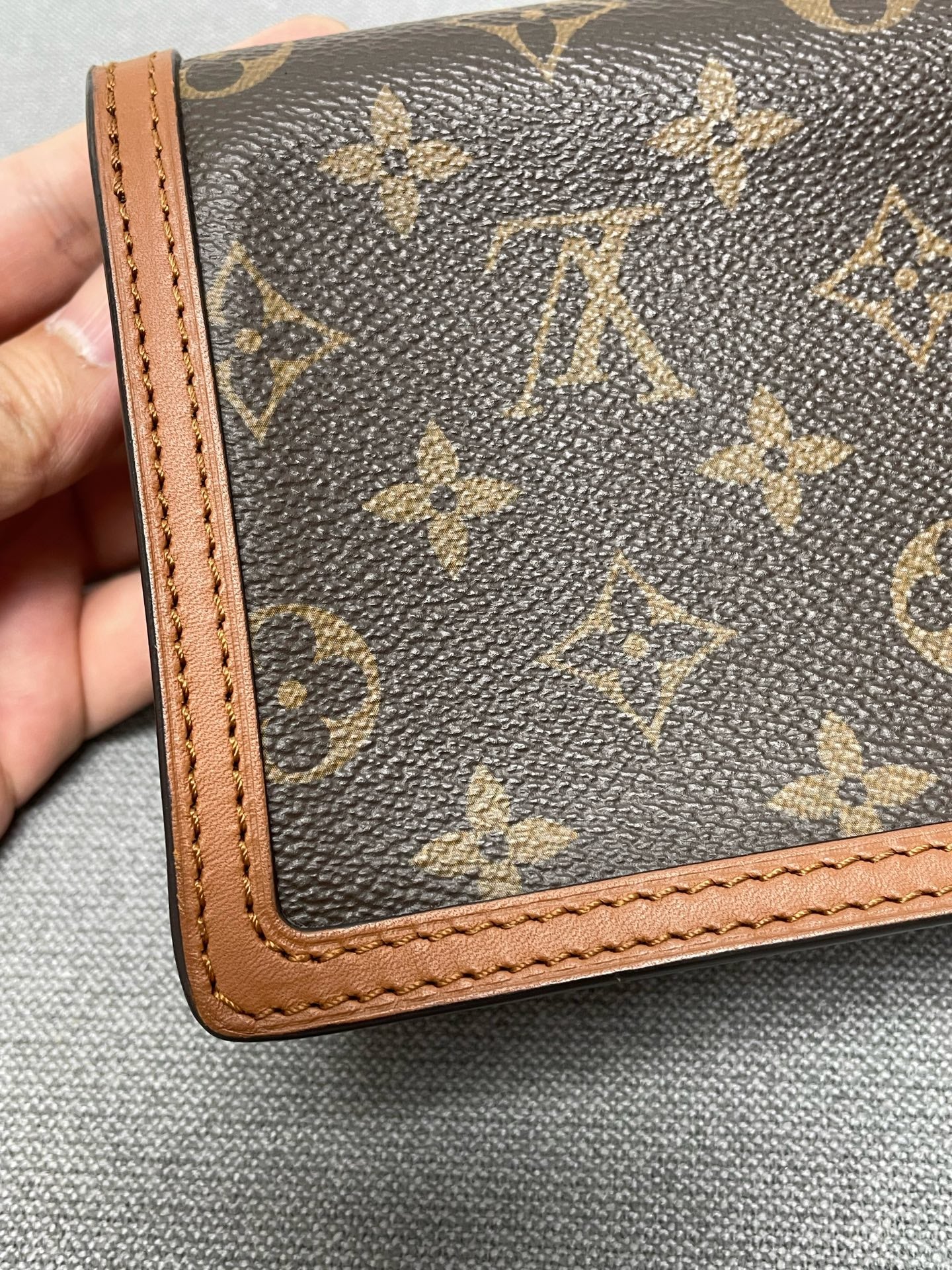 Louis Vuitton - Dauphine WOC - Synthetic - Brown - (mini)