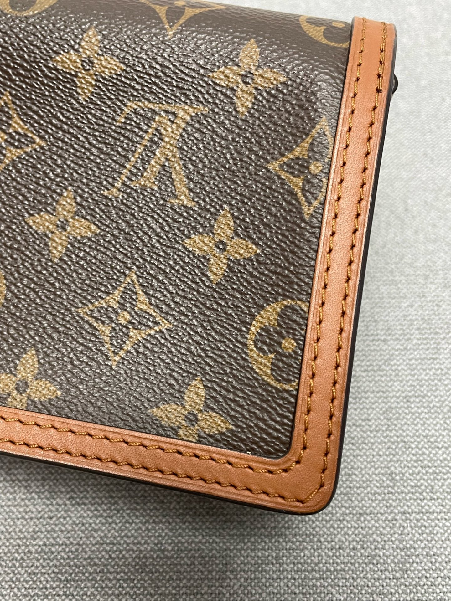 Louis Vuitton - Dauphine WOC - Synthetic - Brown - (mini)