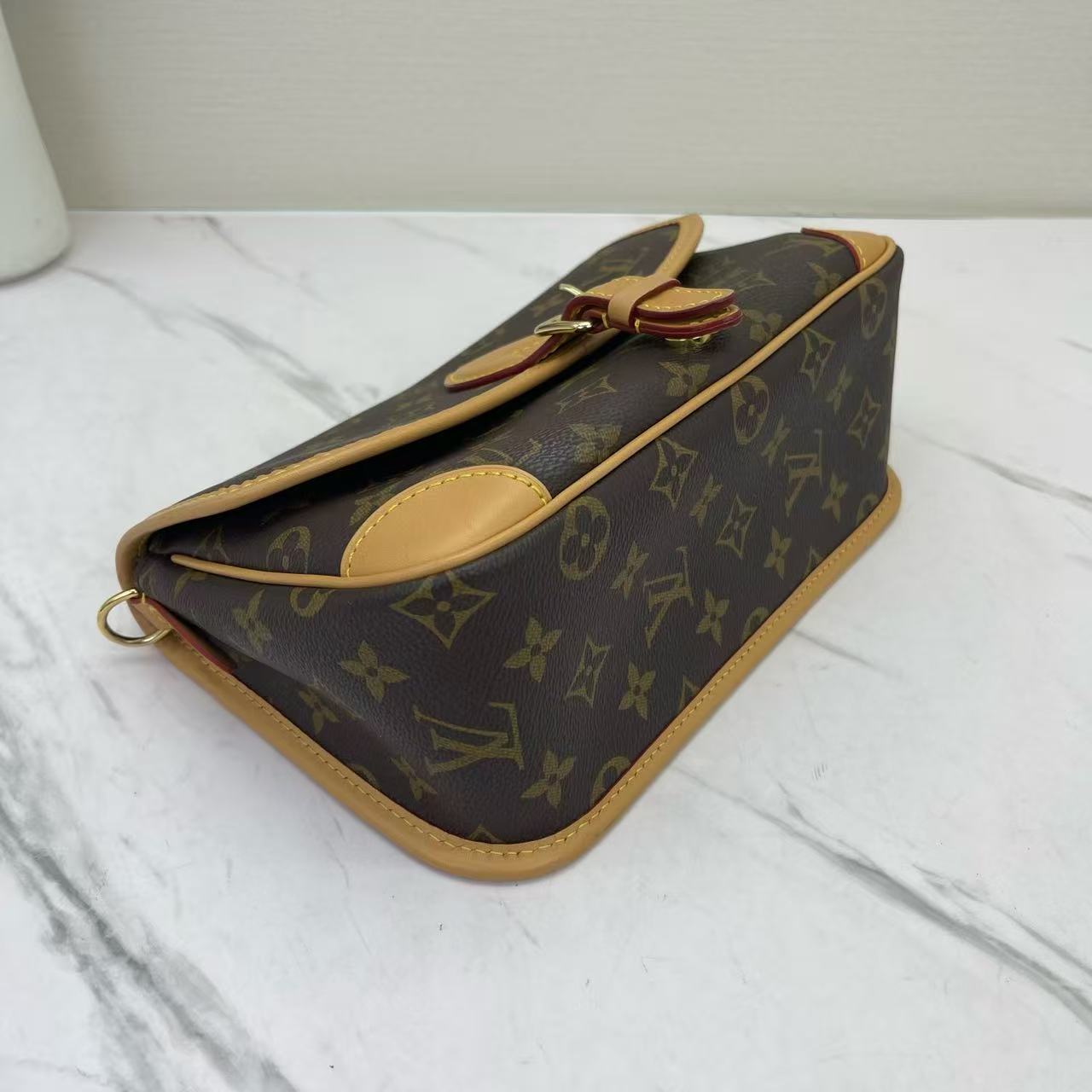 Louis Vuitton - Diane Baguette - Monogram canvas with vachetta leather trim - Brown - (small)