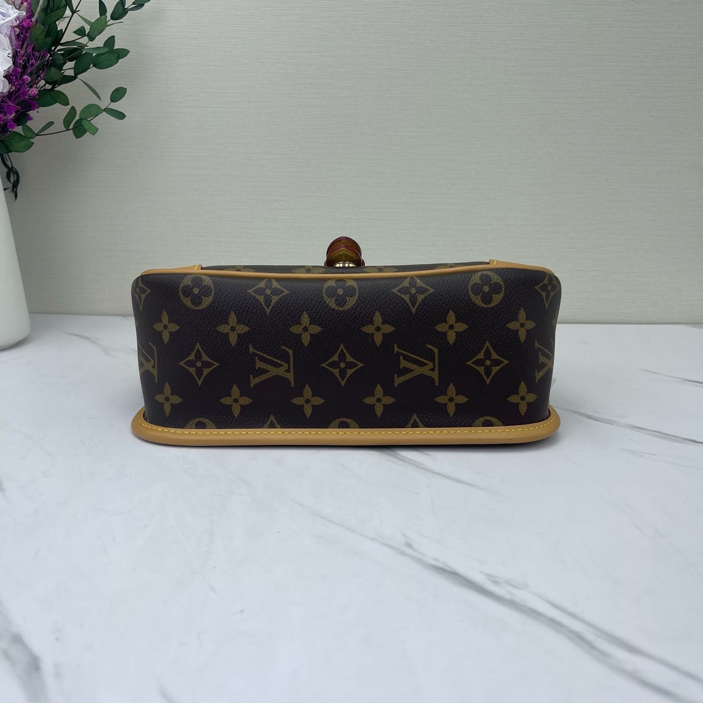 Louis Vuitton - Diane - Monogram canvas with Vachetta leather trim - Brown - (medium)
