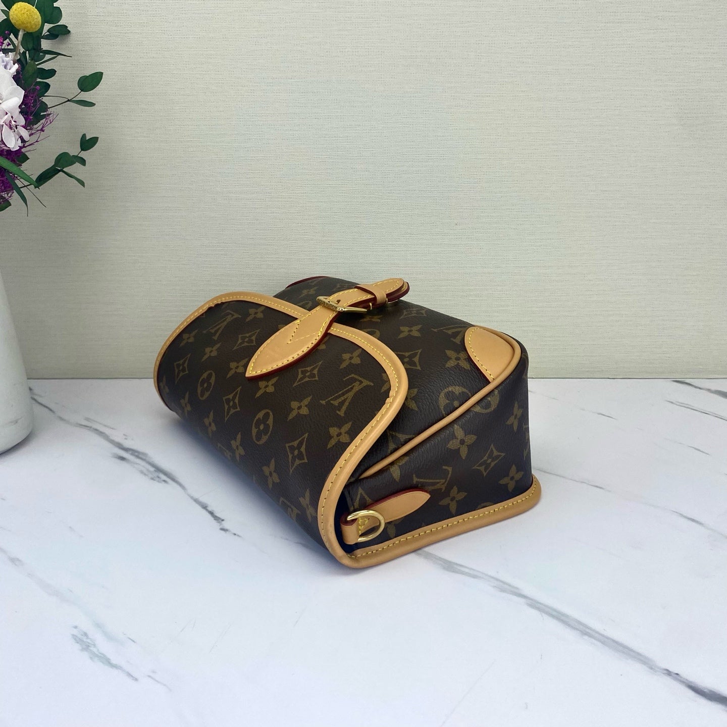 Louis Vuitton - Diane - Monogram canvas with Vachetta leather trim - Brown - (medium)