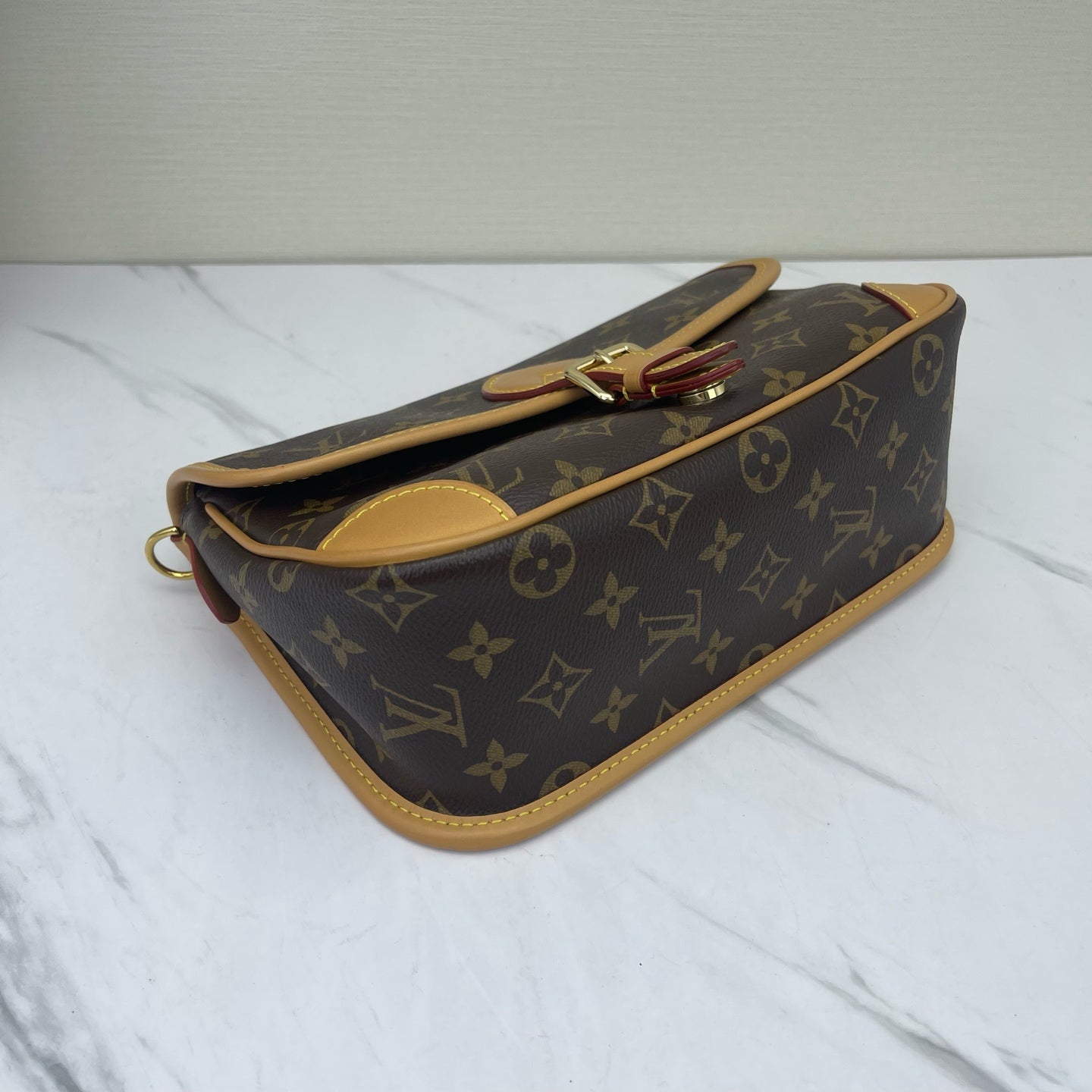 Louis Vuitton - Diane - Monogram canvas with Vachetta leather trim - Brown - (medium)