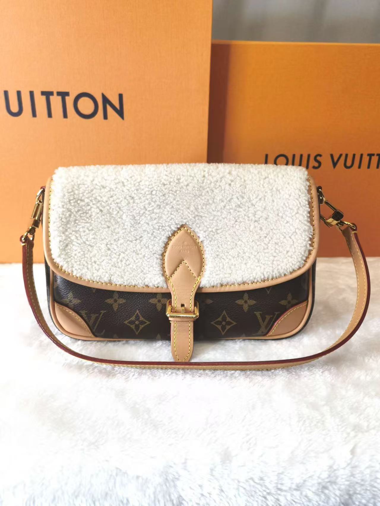 Louis Vuitton - Diane - Monogram coated canvas, natural Vachetta leather, and Spanish sheep wool - Brown and Beige - (small)