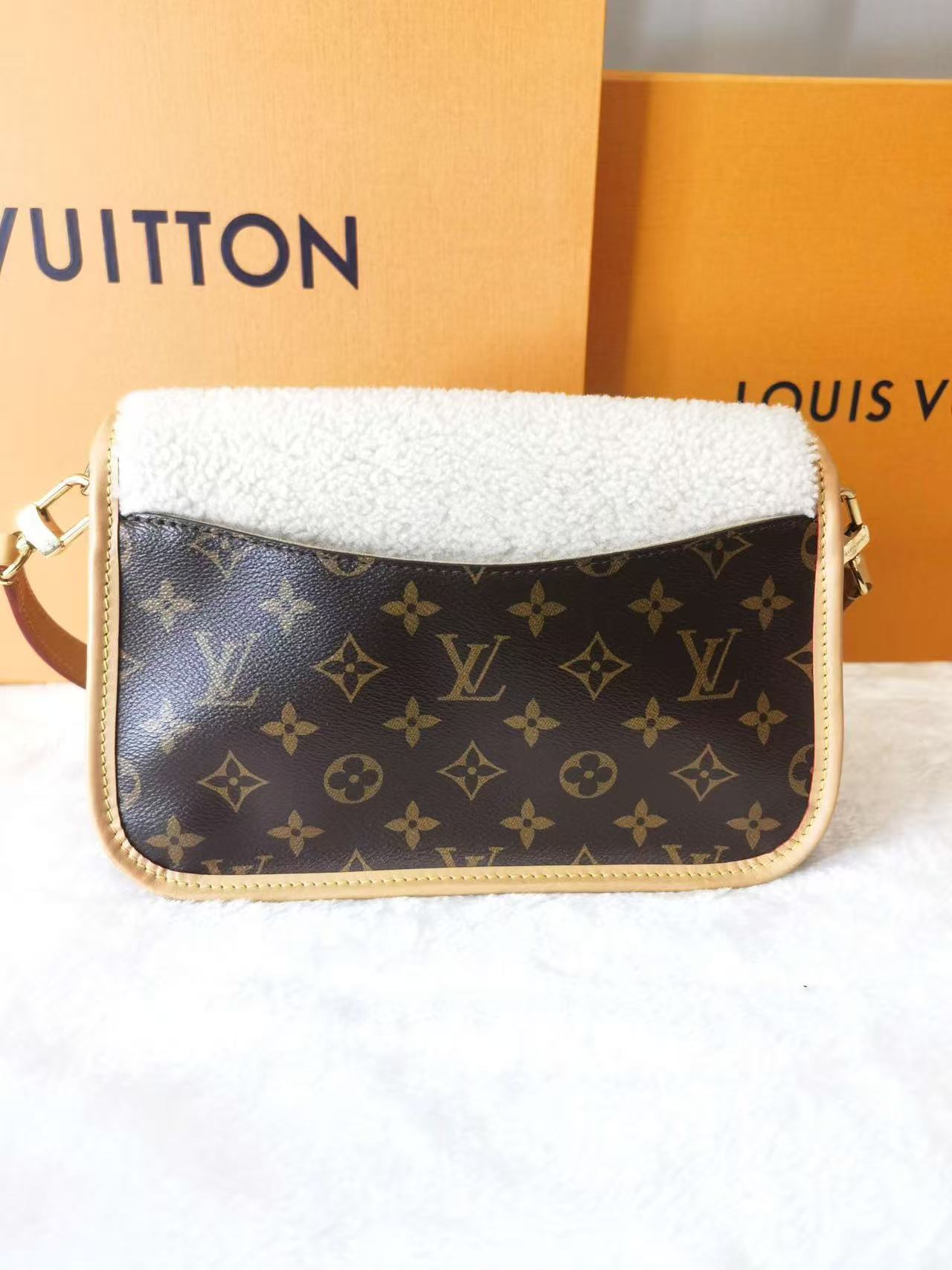 Louis Vuitton - Diane - Monogram coated canvas, natural Vachetta leather, and Spanish sheep wool - Brown and Beige - (small)