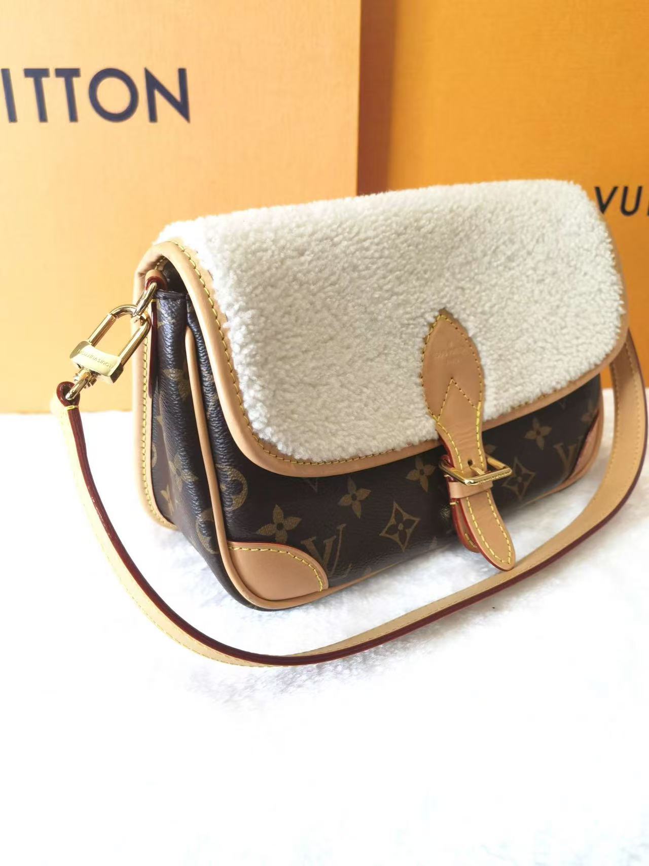 Louis Vuitton - Diane - Monogram coated canvas, natural Vachetta leather, and Spanish sheep wool - Brown and Beige - (small)