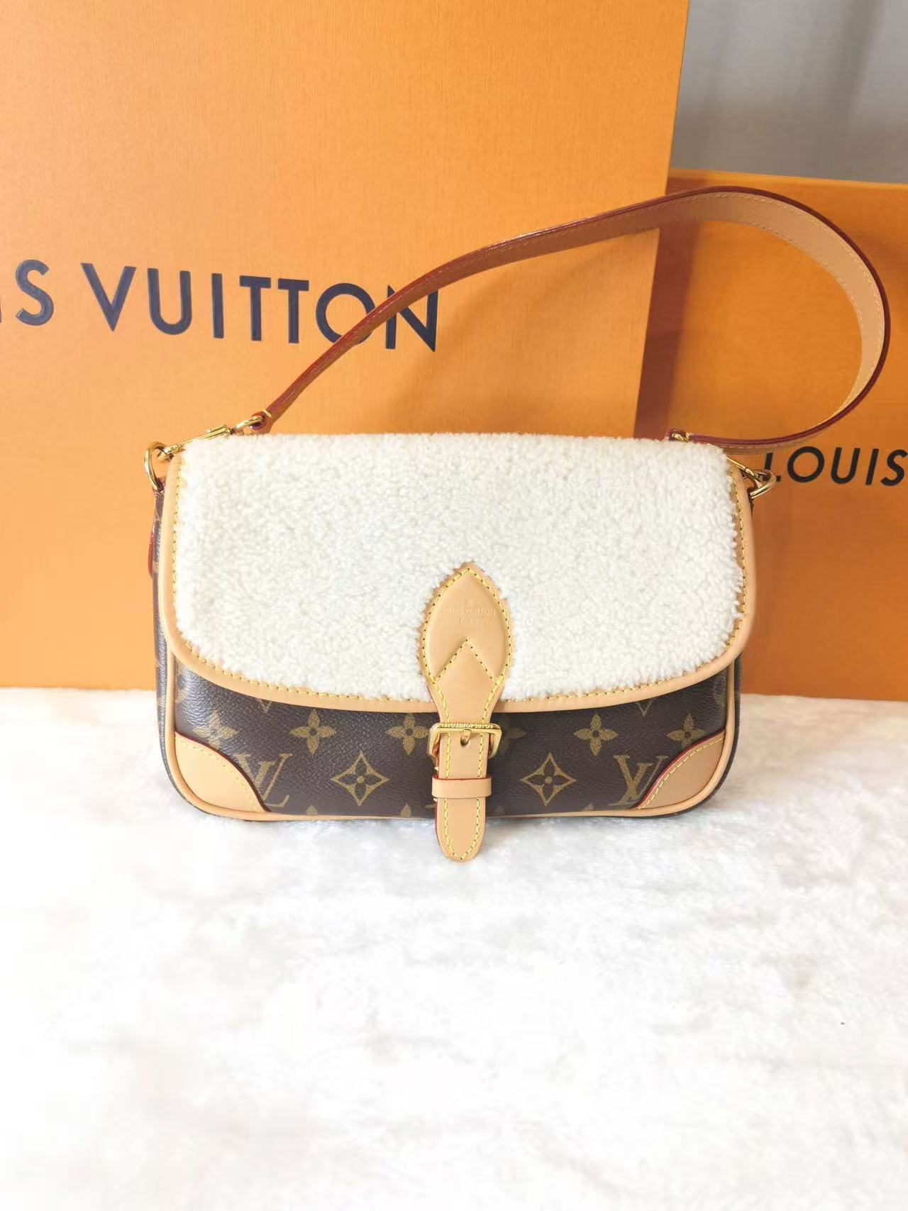 Louis Vuitton - Diane - Monogram coated canvas, natural Vachetta leather, and Spanish sheep wool - Brown and Beige - (small)