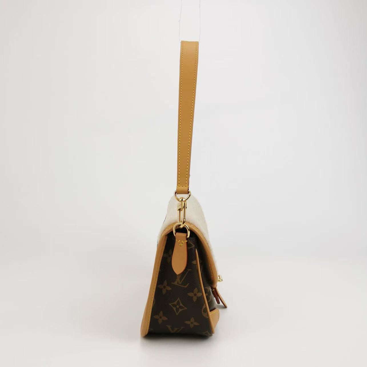 Louis Vuitton - Diane - Monogram coated canvas, natural Vachetta leather, and Spanish sheep wool - Brown and Beige - (small)