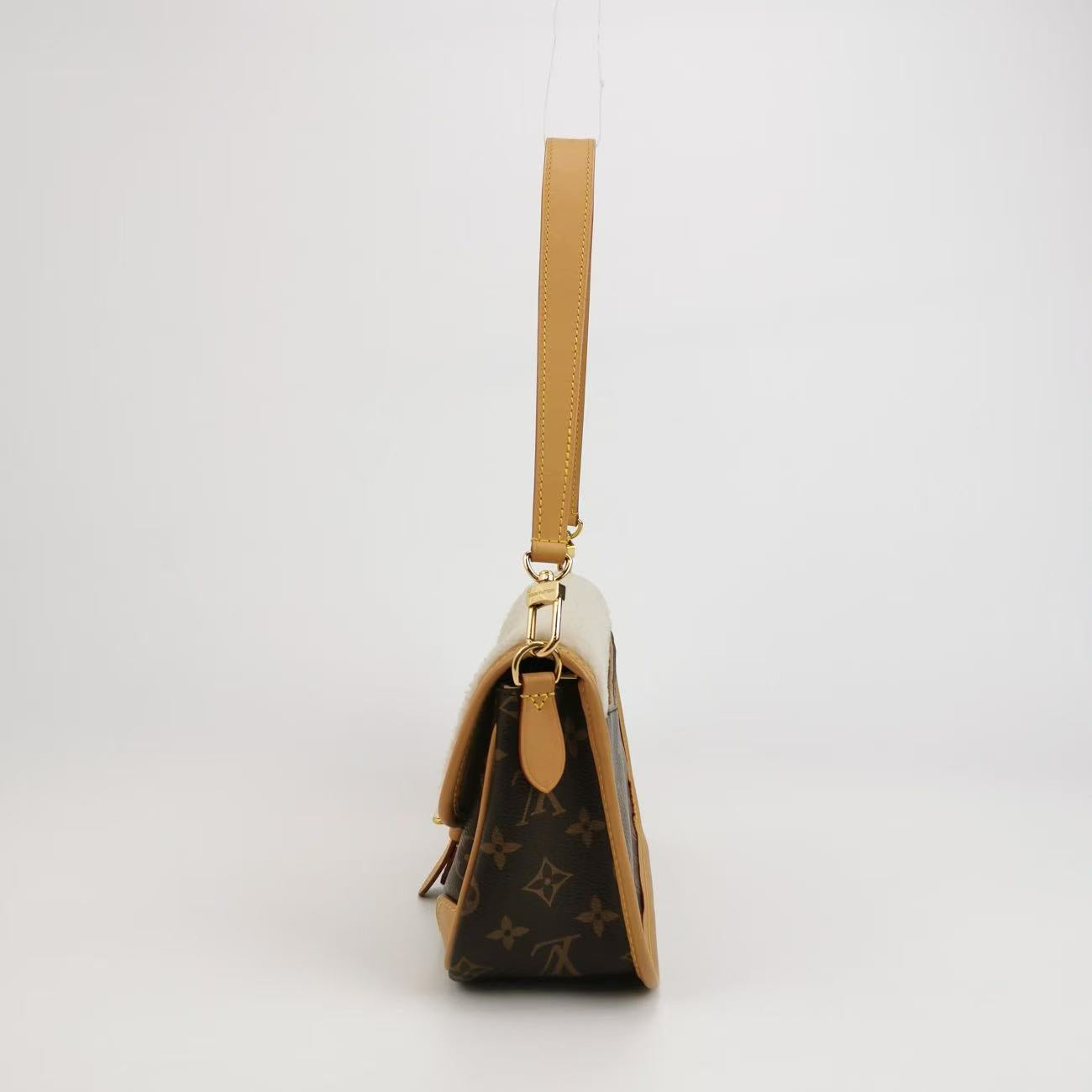 Louis Vuitton - Diane - Monogram coated canvas, natural Vachetta leather, and Spanish sheep wool - Brown and Beige - (small)