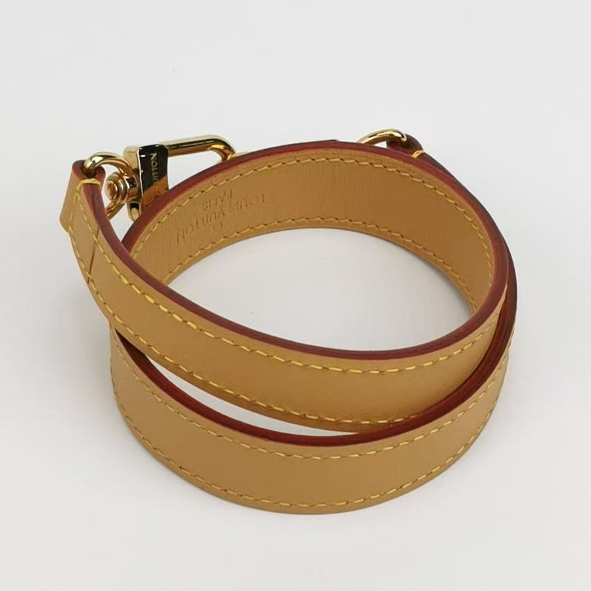 Louis Vuitton - Diane - Monogram coated canvas, natural Vachetta leather, and Spanish sheep wool - Brown and Beige - (small)