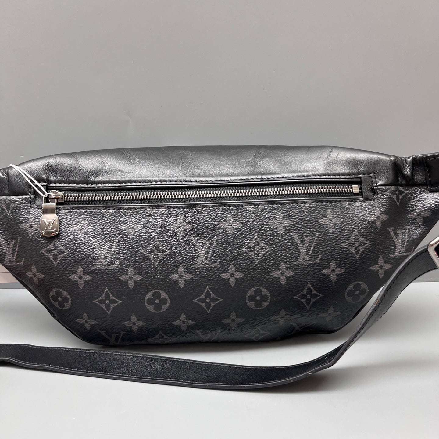 Louis Vuitton - Discover Bumbag - Leather - Black - (medium)
