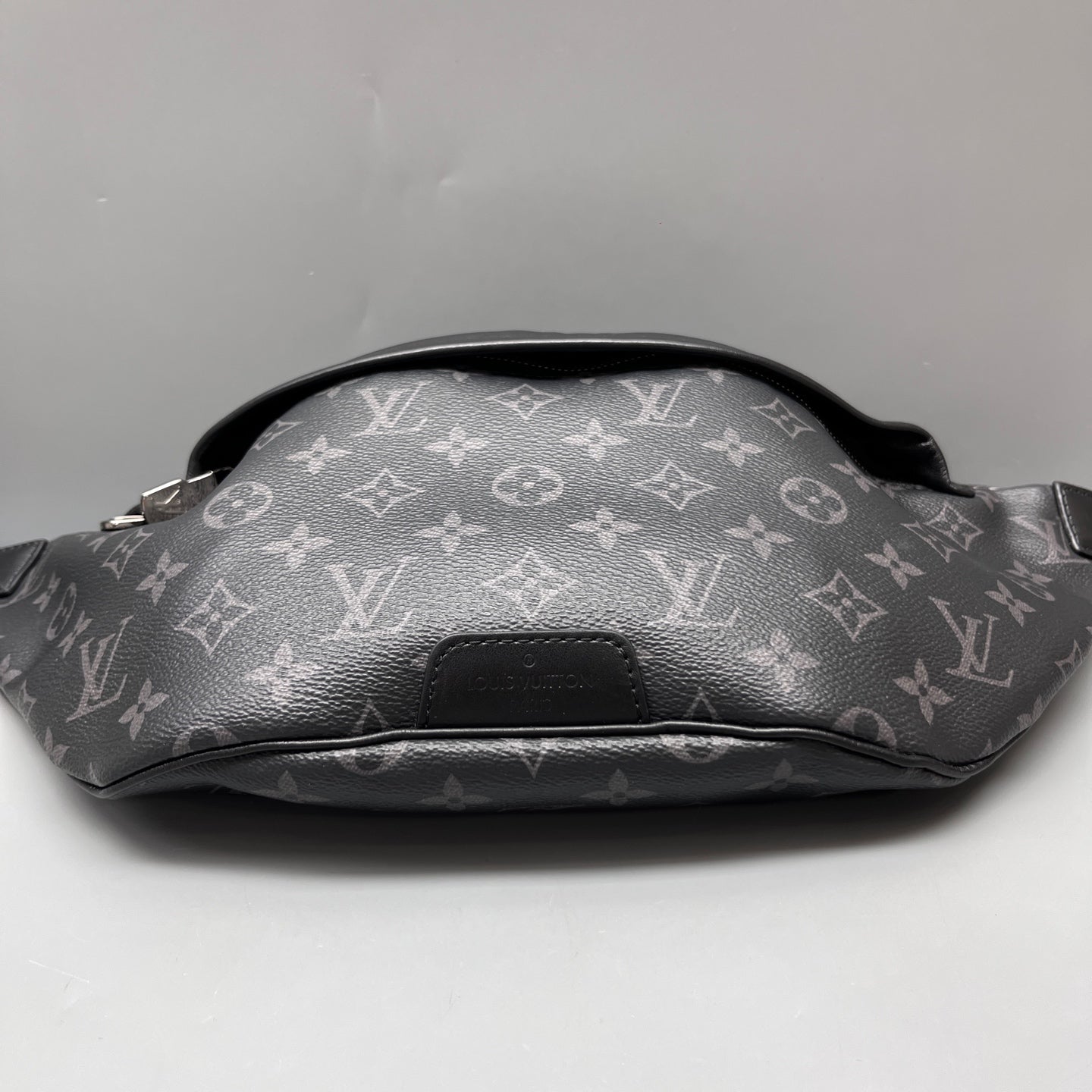 Louis Vuitton - Discover Bumbag - Leather - Black - (medium)