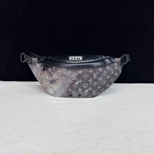 Louis Vuitton - Discovery Belt Bag Galaxy - Monogram coated canvas with leather trim - Multicolour - (large)