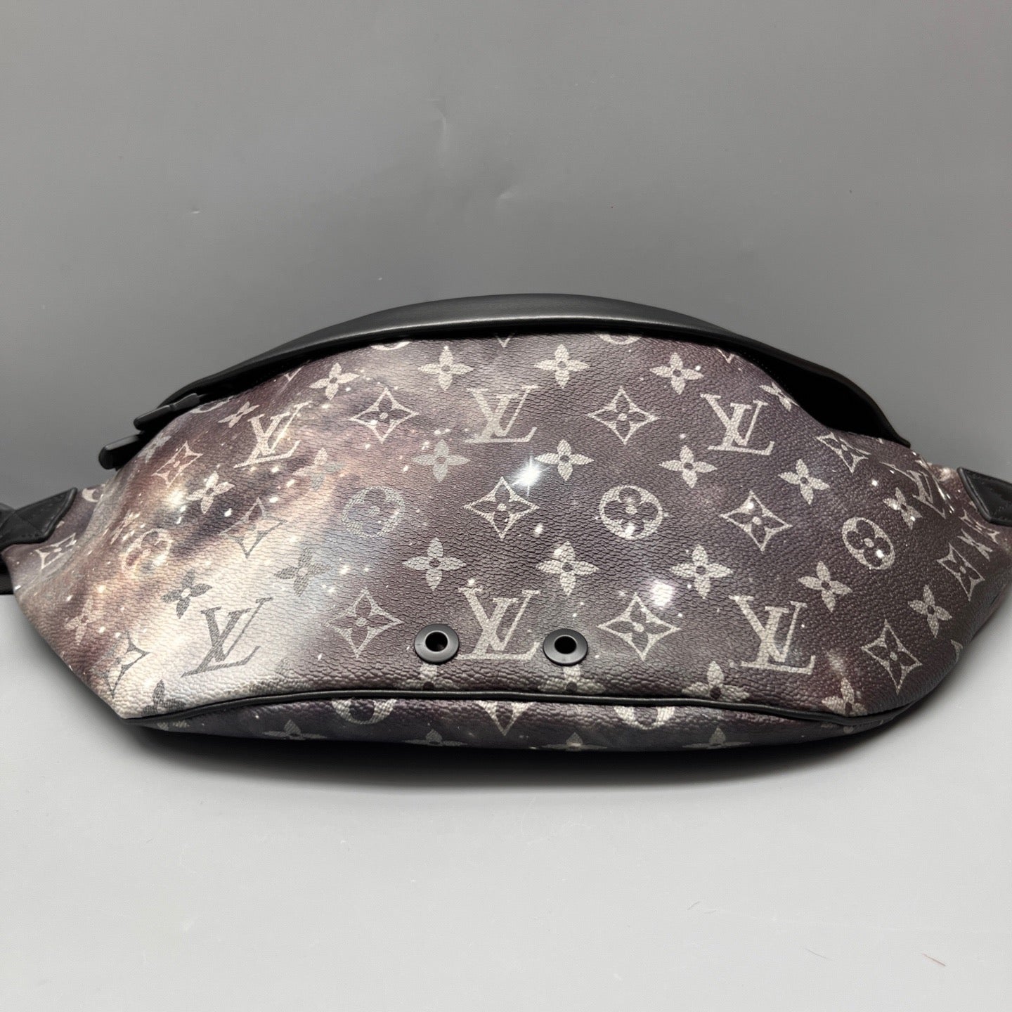 Louis Vuitton - Discovery Bumbag 'Galaxy' Collection - Monogram coated canvas with leather trim - Multicolour - (large)