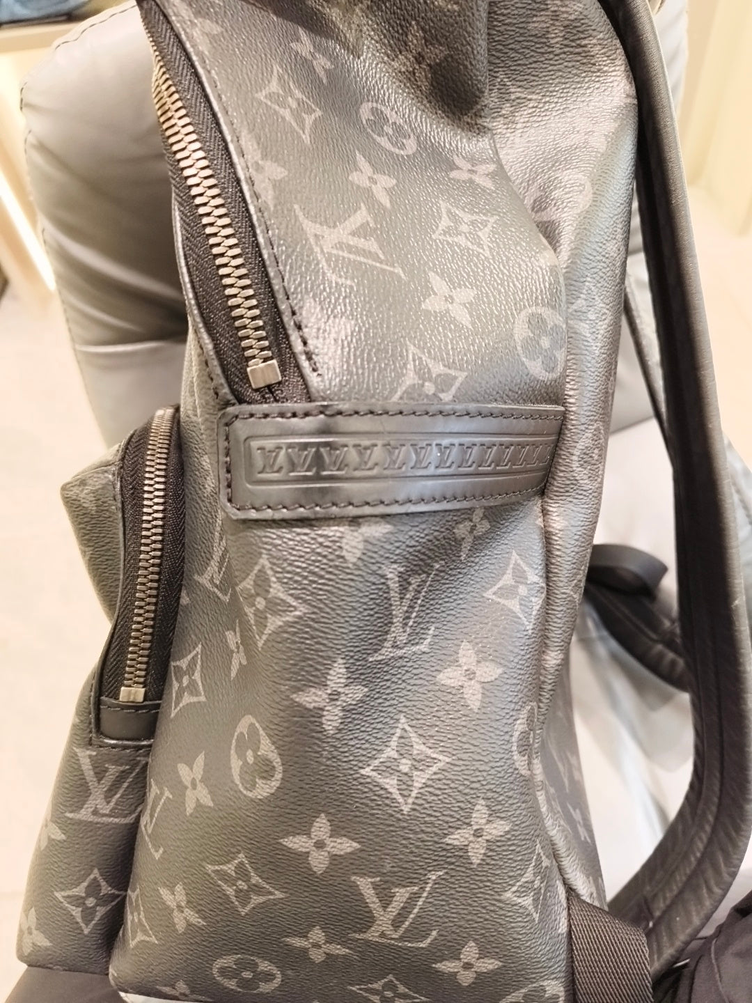 Louis Vuitton - Discovery - Cloth - Black - (medium)