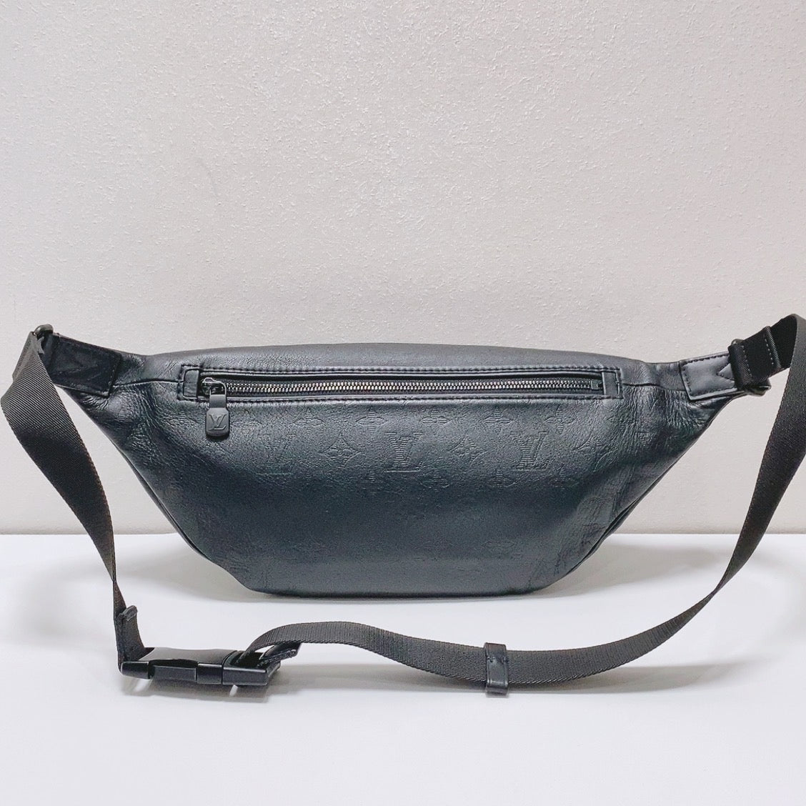Louis Vuitton - Discovery - Leather - Black - (Medium)