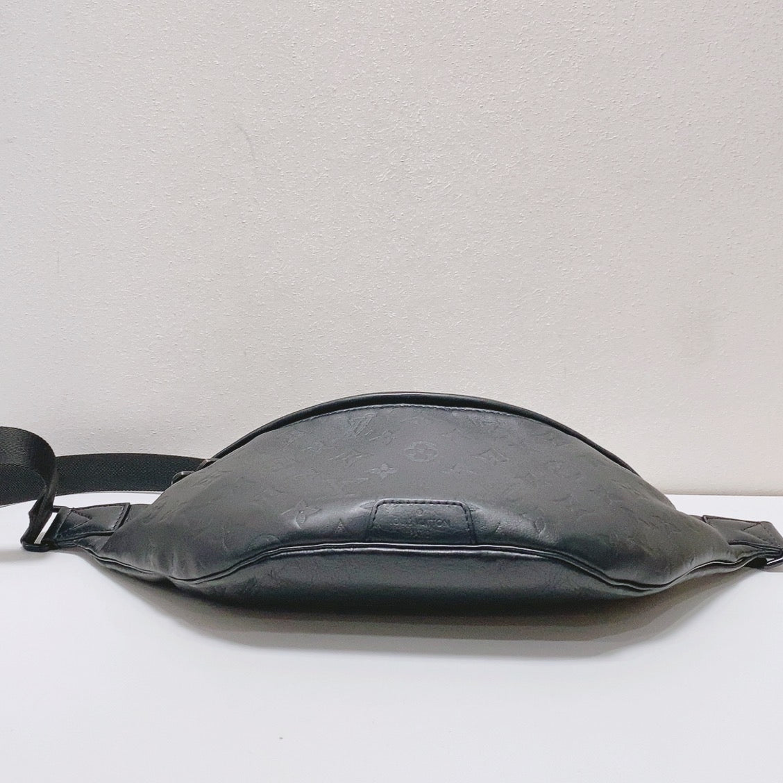 Louis Vuitton - Discovery - Leather - Black - (Medium)