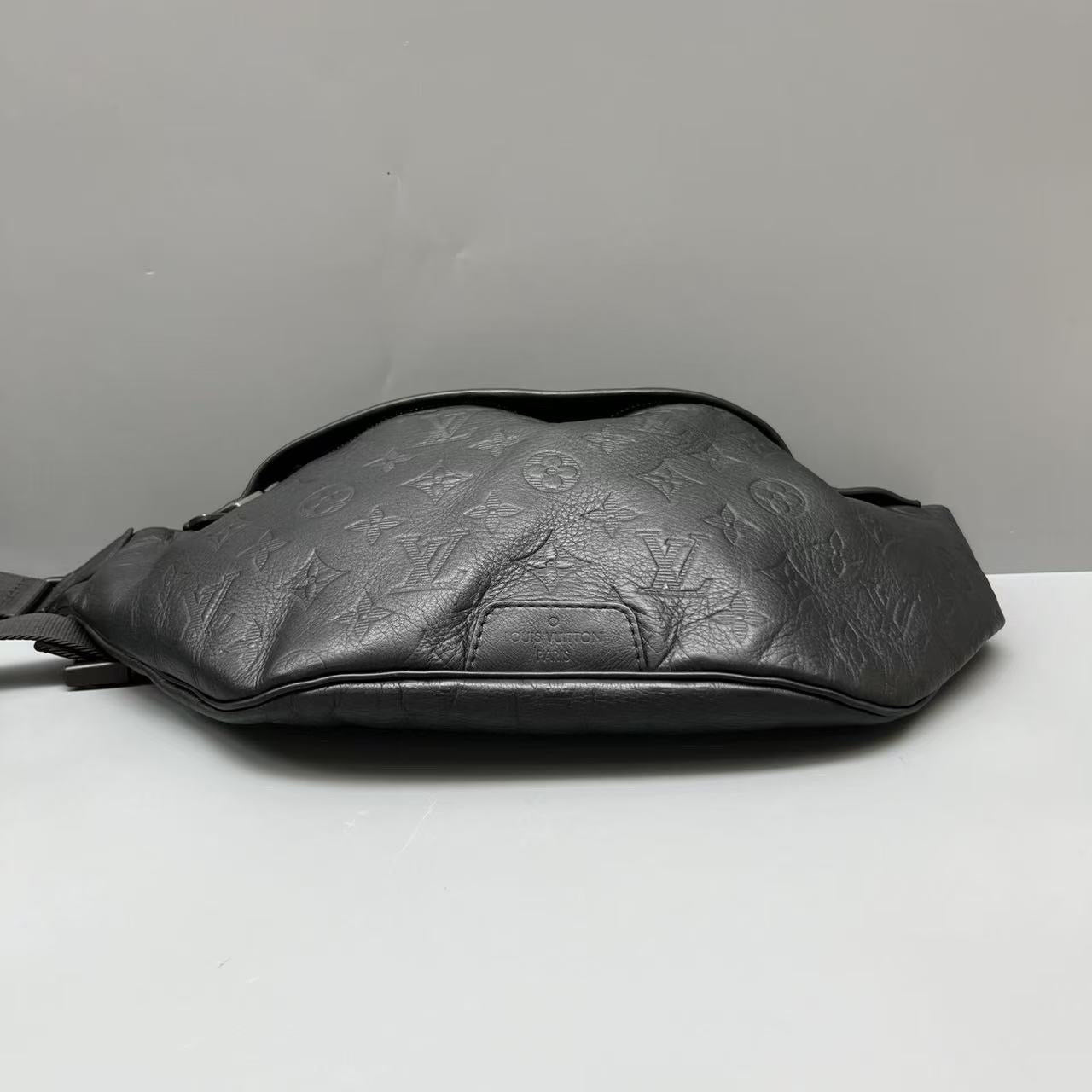 Louis Vuitton - Discovery - Leather - Black - (small)