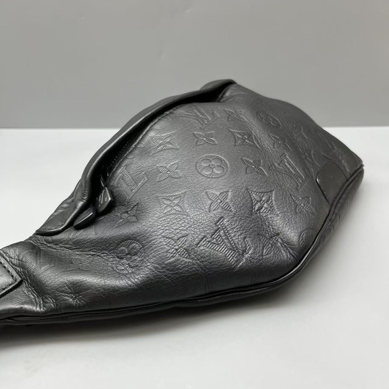 Louis Vuitton - Discovery - Leather - Black - (small)