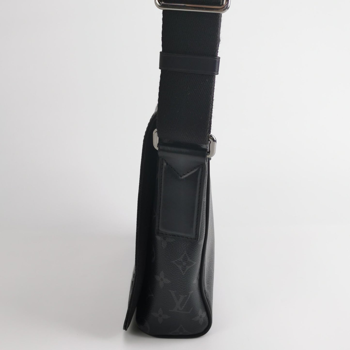 Louis Vuitton - District - Leather - Black