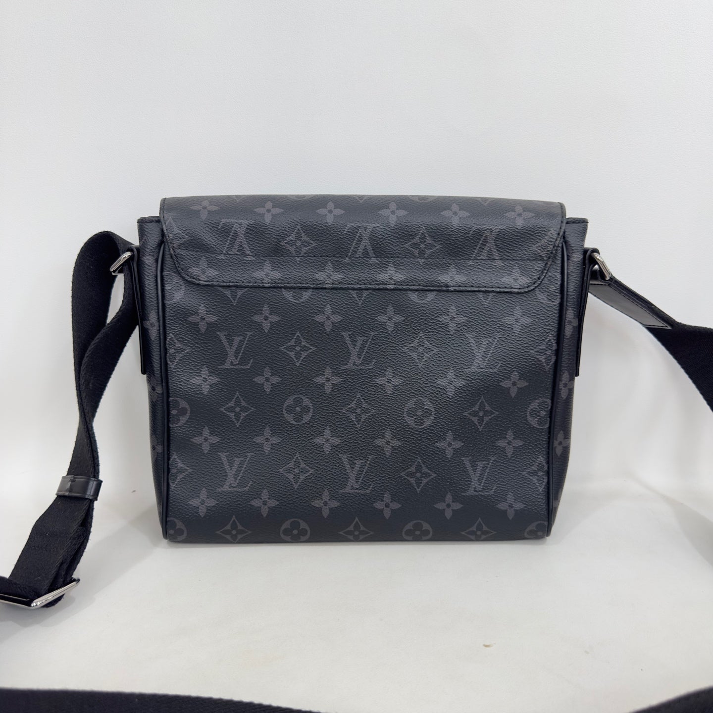 Louis Vuitton - District - Cloth - Black - (medium)