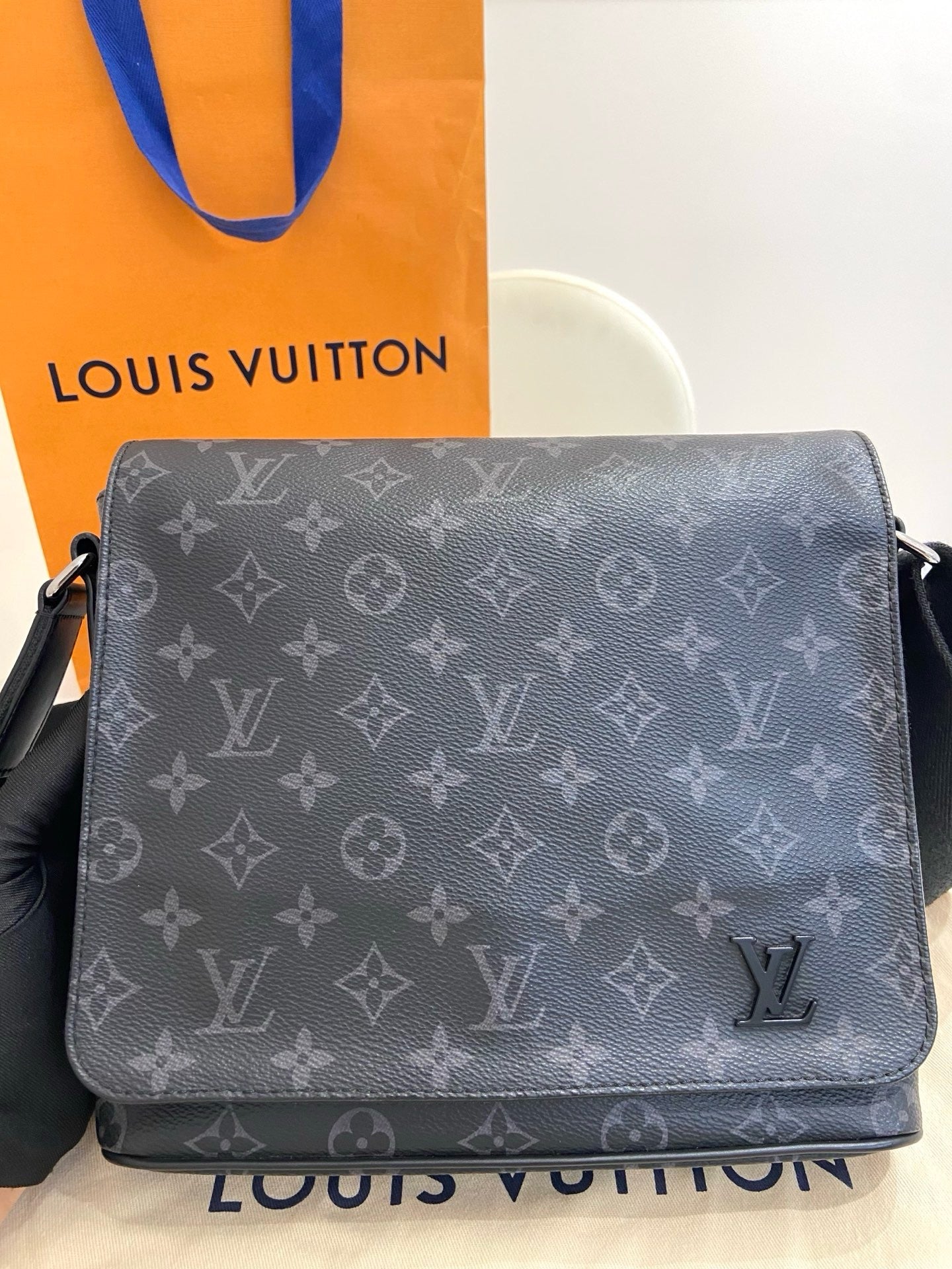 Louis Vuitton - District - Cloth - Black - (medium)