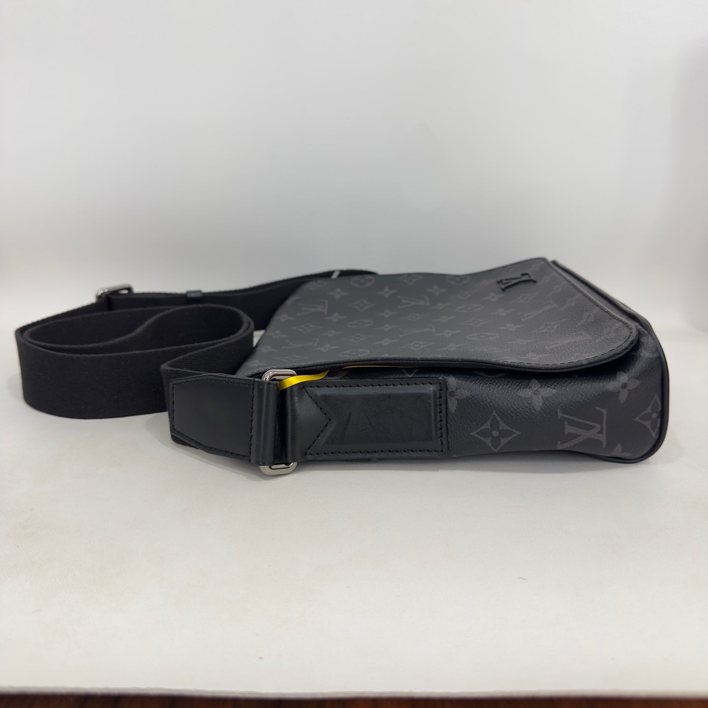 Louis Vuitton - District - Cloth - Black - (medium)