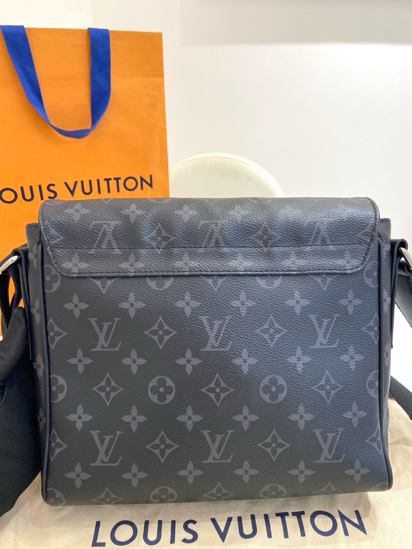 Louis Vuitton - District - Cloth - Black - (medium)
