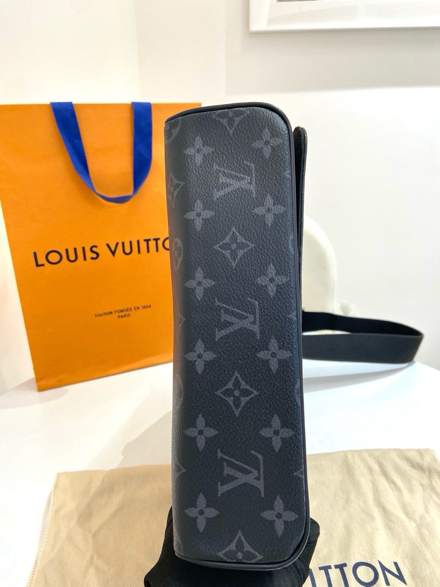 Louis Vuitton - District - Cloth - Black - (medium)