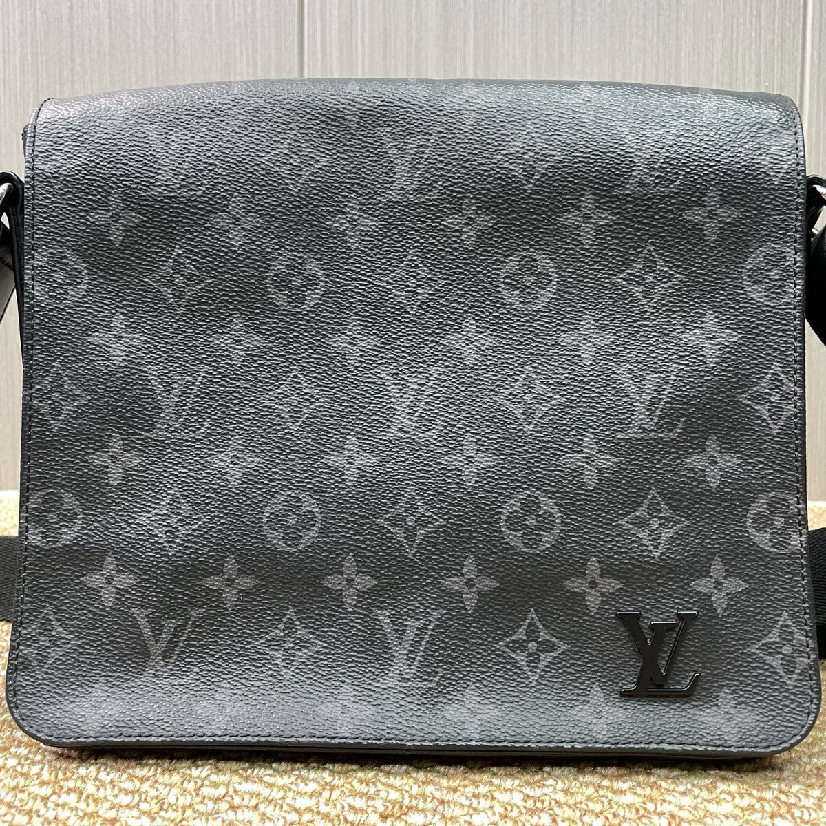 Louis Vuitton - District - Cloth - Black - (Small)