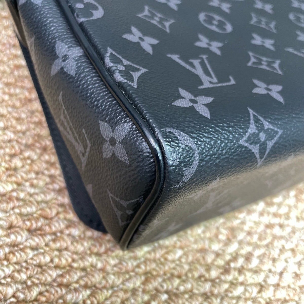 Louis Vuitton - District - Cloth - Black - (Small)