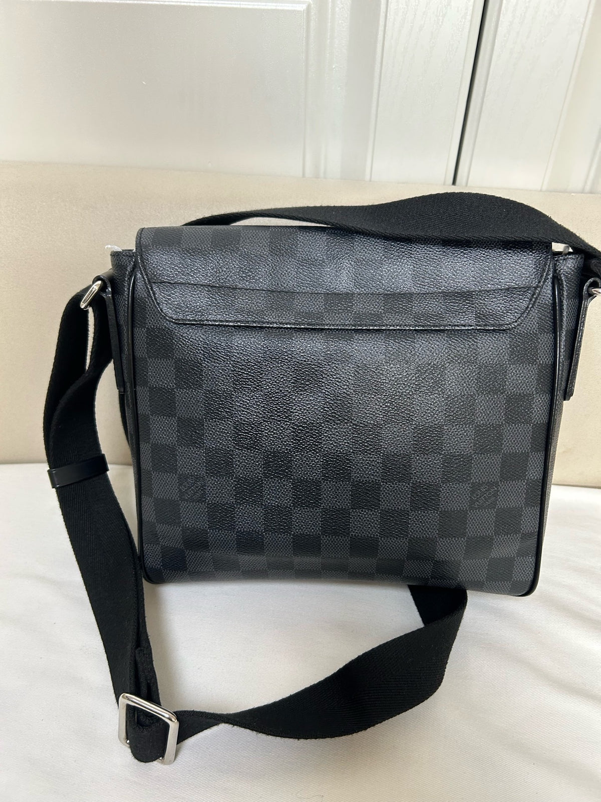 Louis Vuitton - District - Cloth - Grey