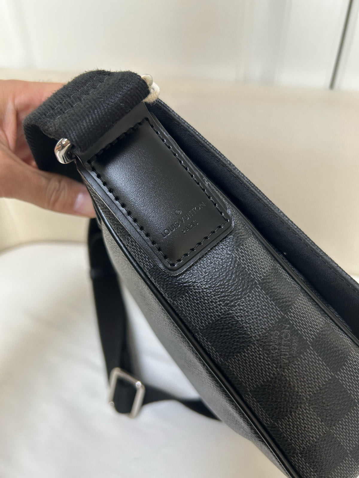 Louis Vuitton - District - Cloth - Grey