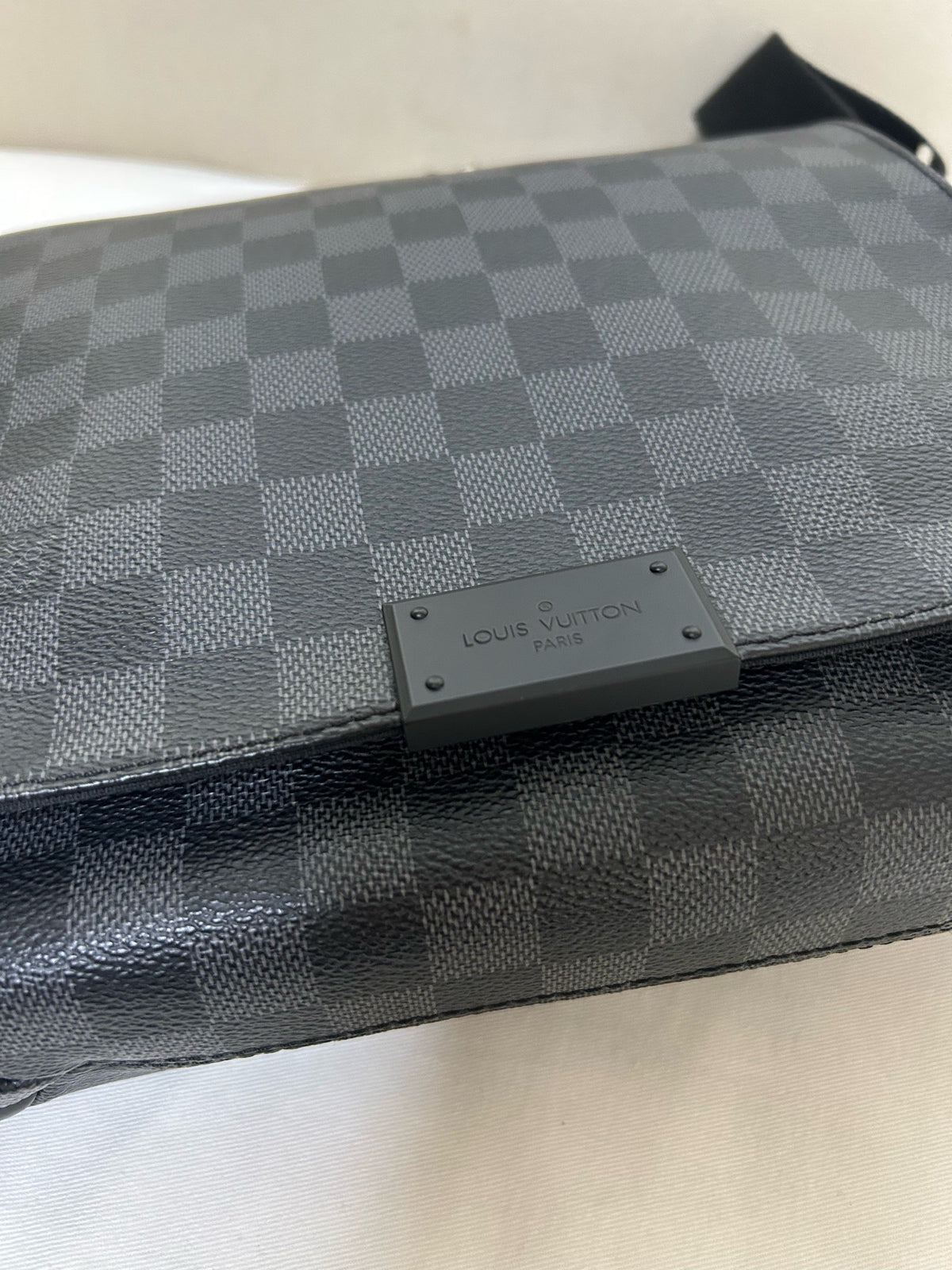 Louis Vuitton - District - Cloth - Grey