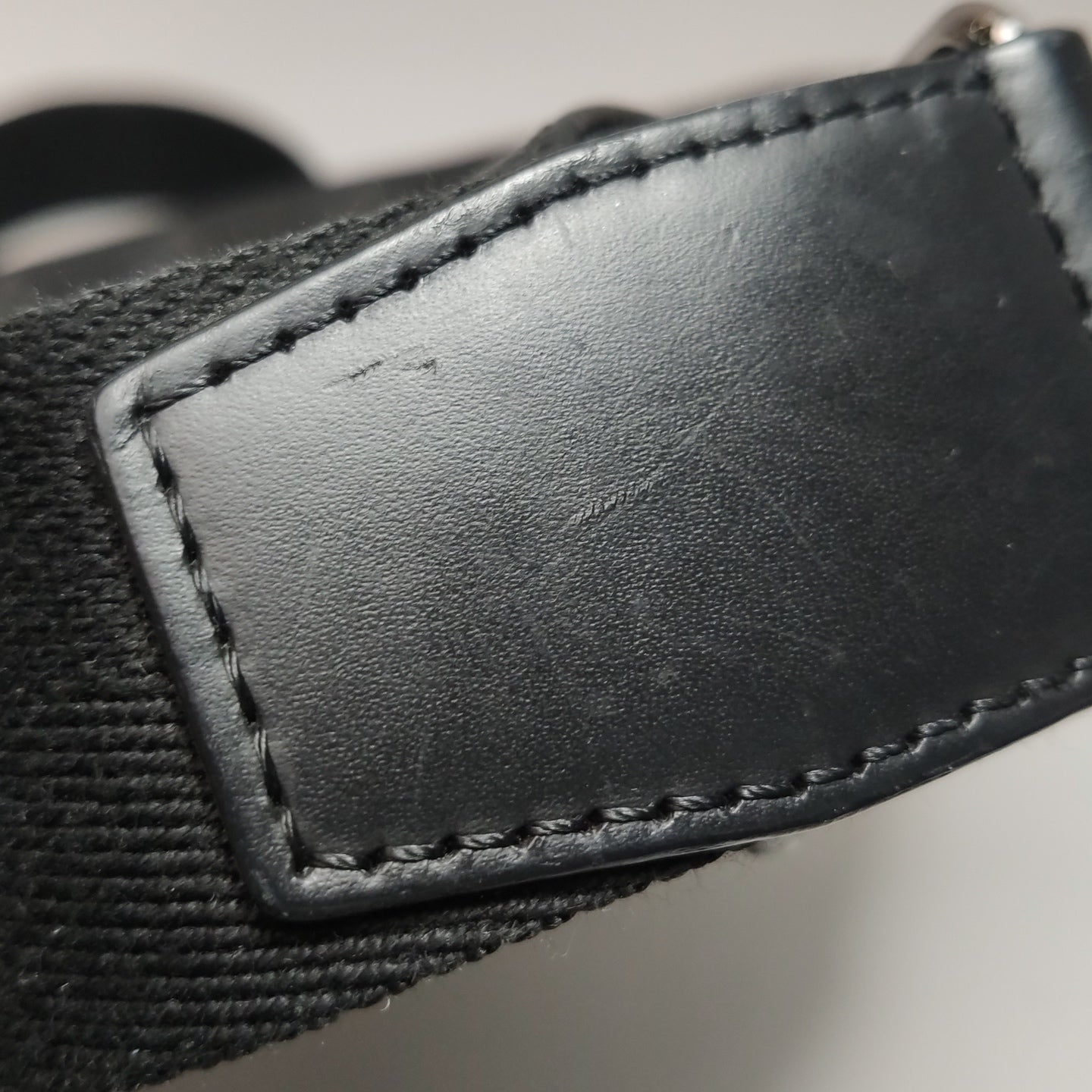 Louis Vuitton - District - Leather - Black - (small)