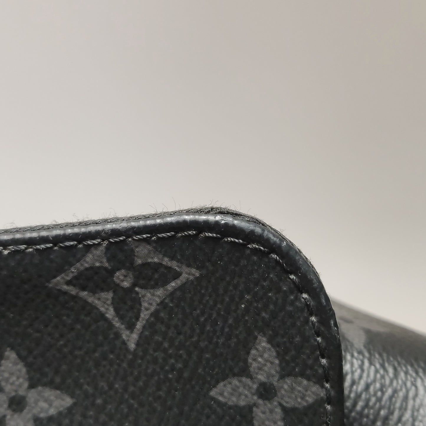 Louis Vuitton - District - Leather - Black - (small)