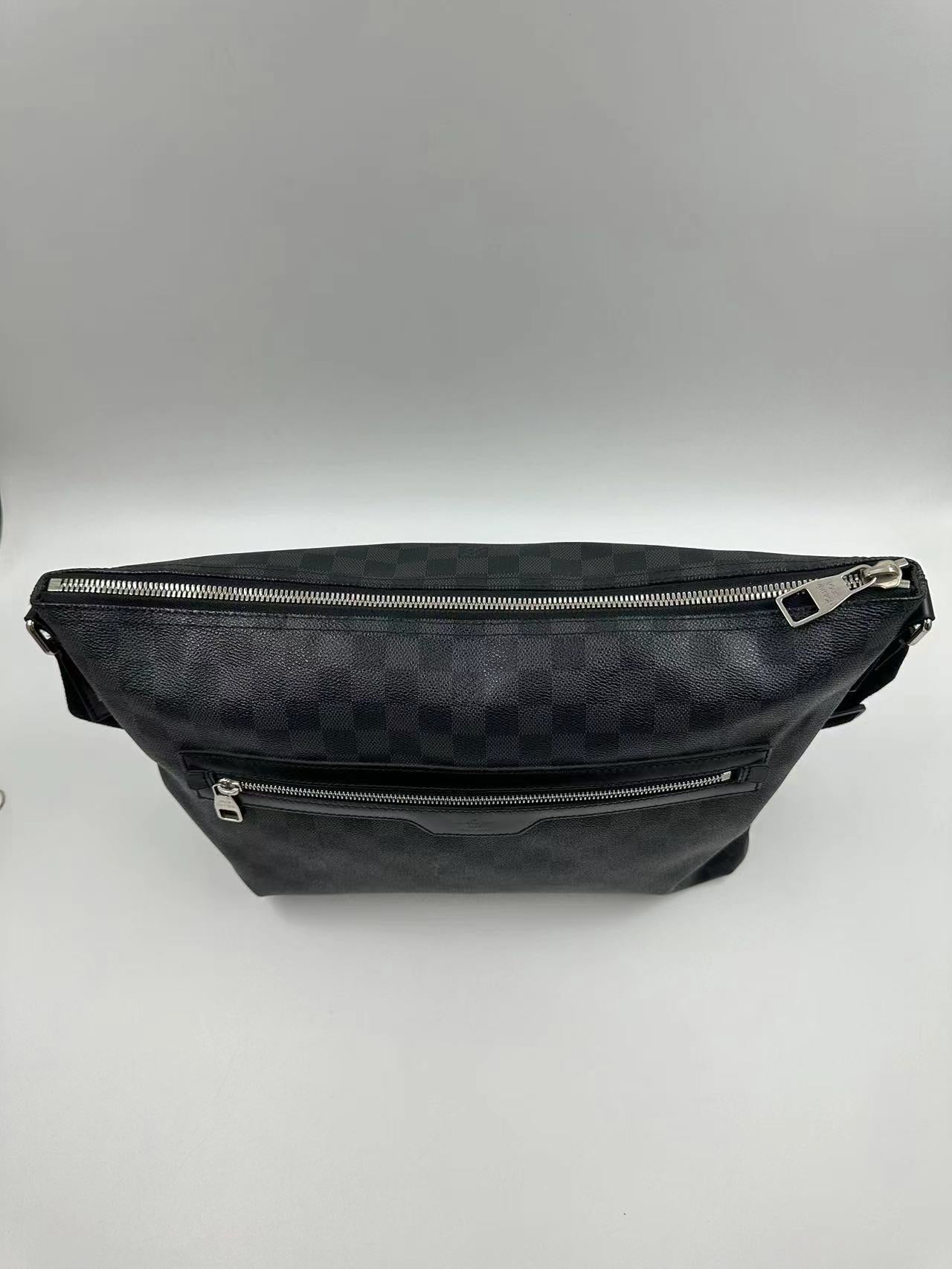 Louis Vuitton - District PM - Damier Graphite Canvas - Black - (Medium)
