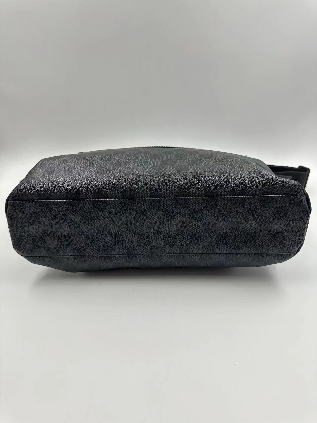 Louis Vuitton - District PM - Damier Graphite Canvas - Black - (Medium)