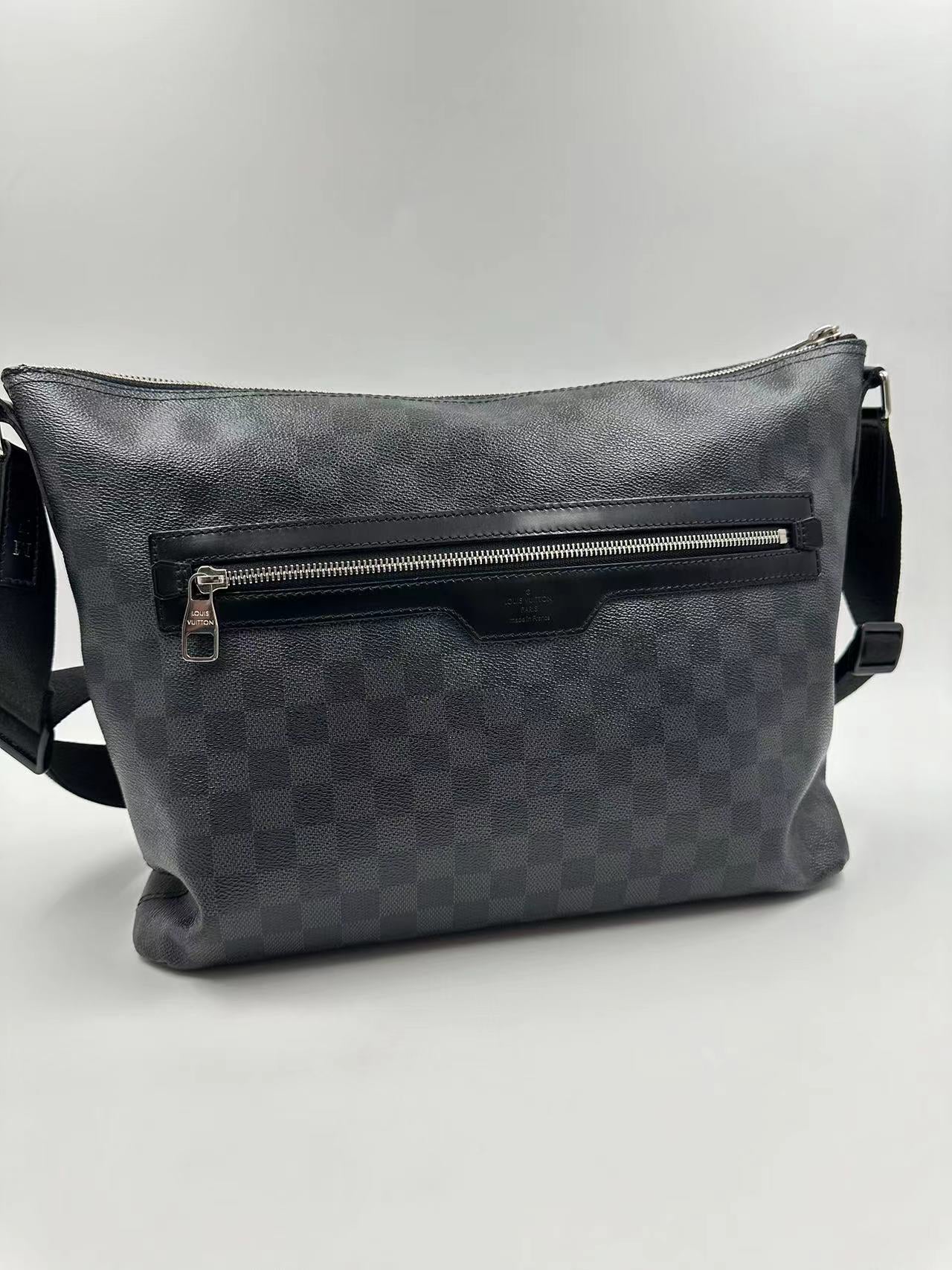 Louis Vuitton - District PM - Damier Graphite Canvas - Black - (Medium)