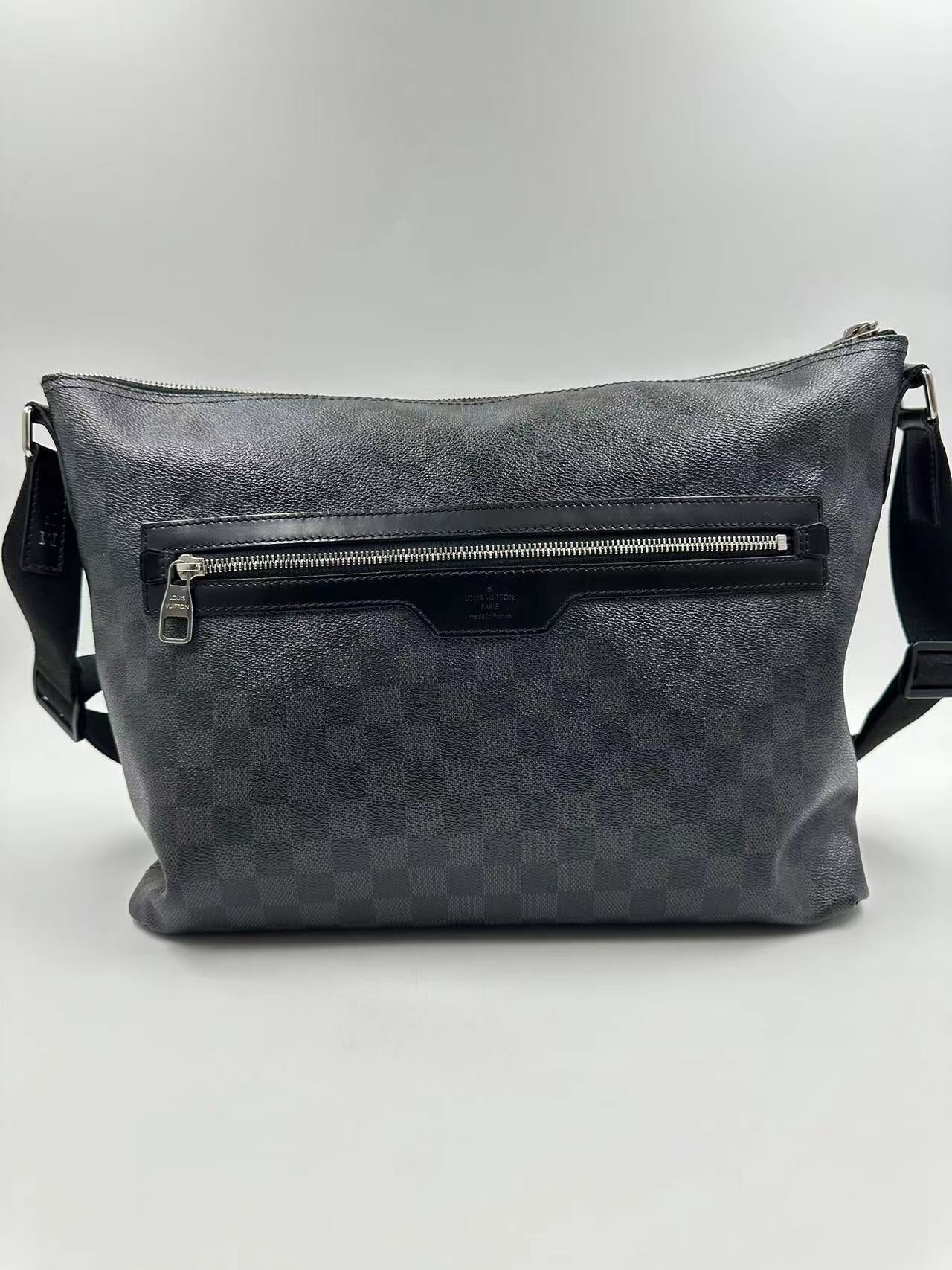 Louis Vuitton - District PM - Damier Graphite Canvas - Black - (Medium)