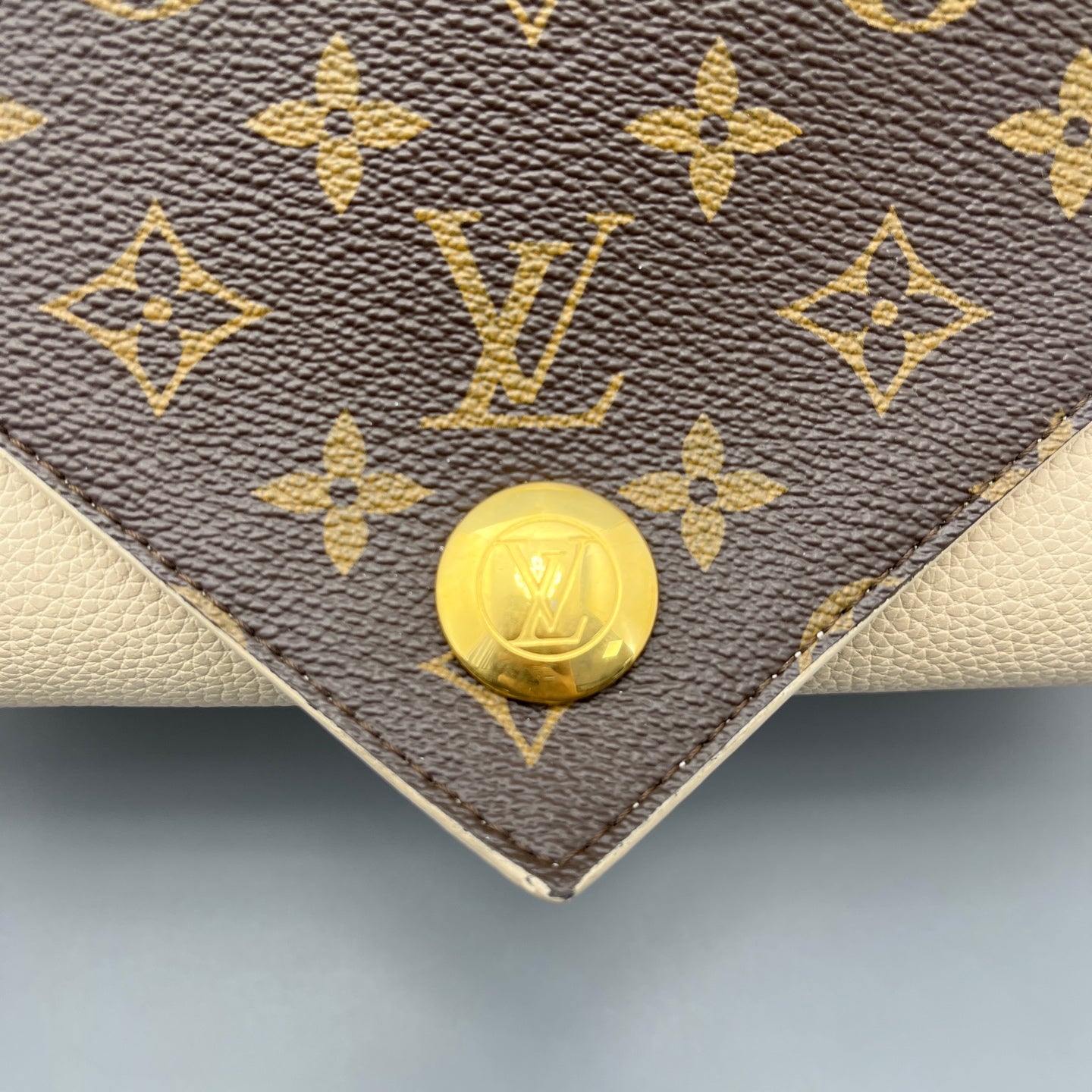 Louis Vuitton - Double V Handbag - Coated canvas and leather - Beige and Brown Monogram - (medium)
