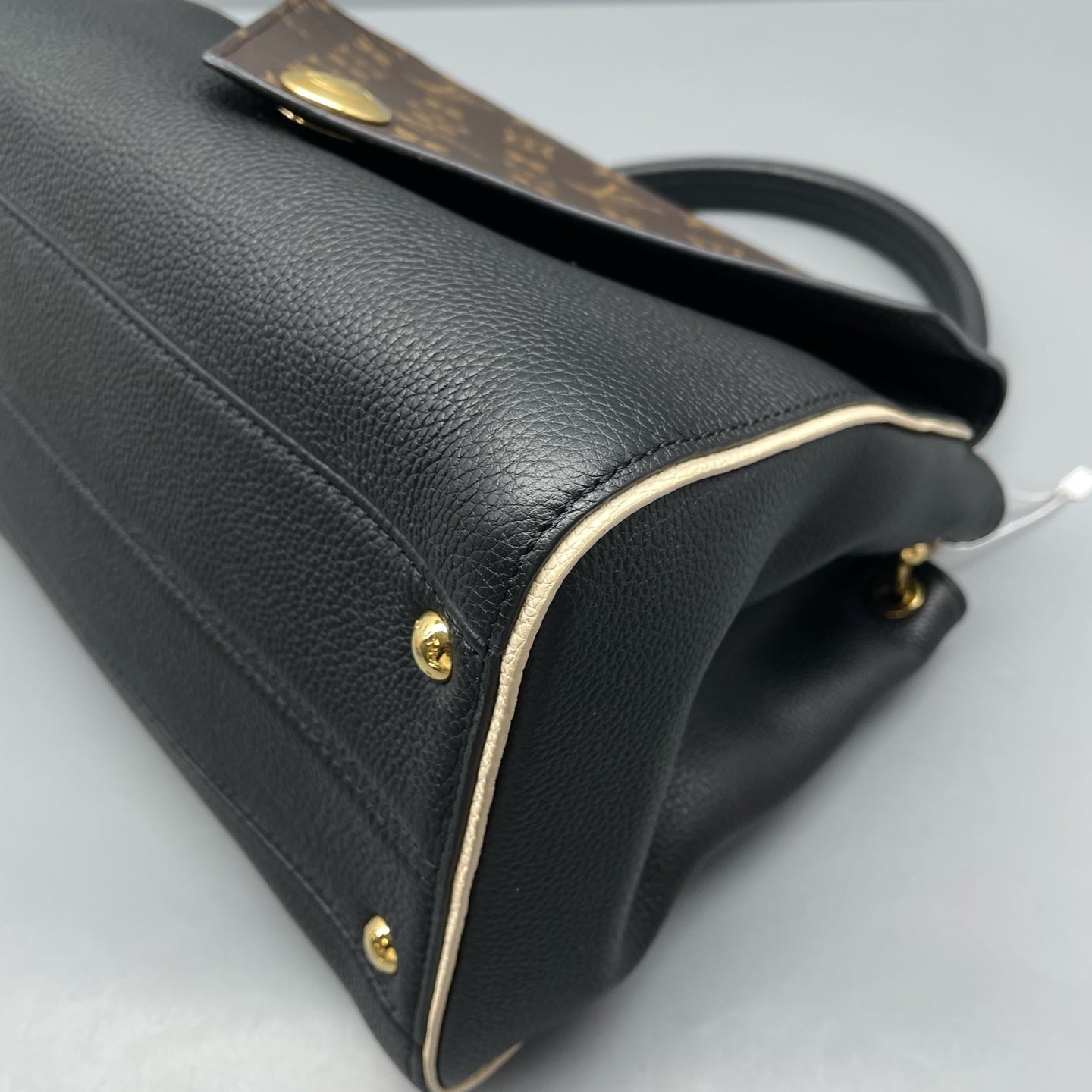 Louis Vuitton - Double V - Leather - Black - (medium)