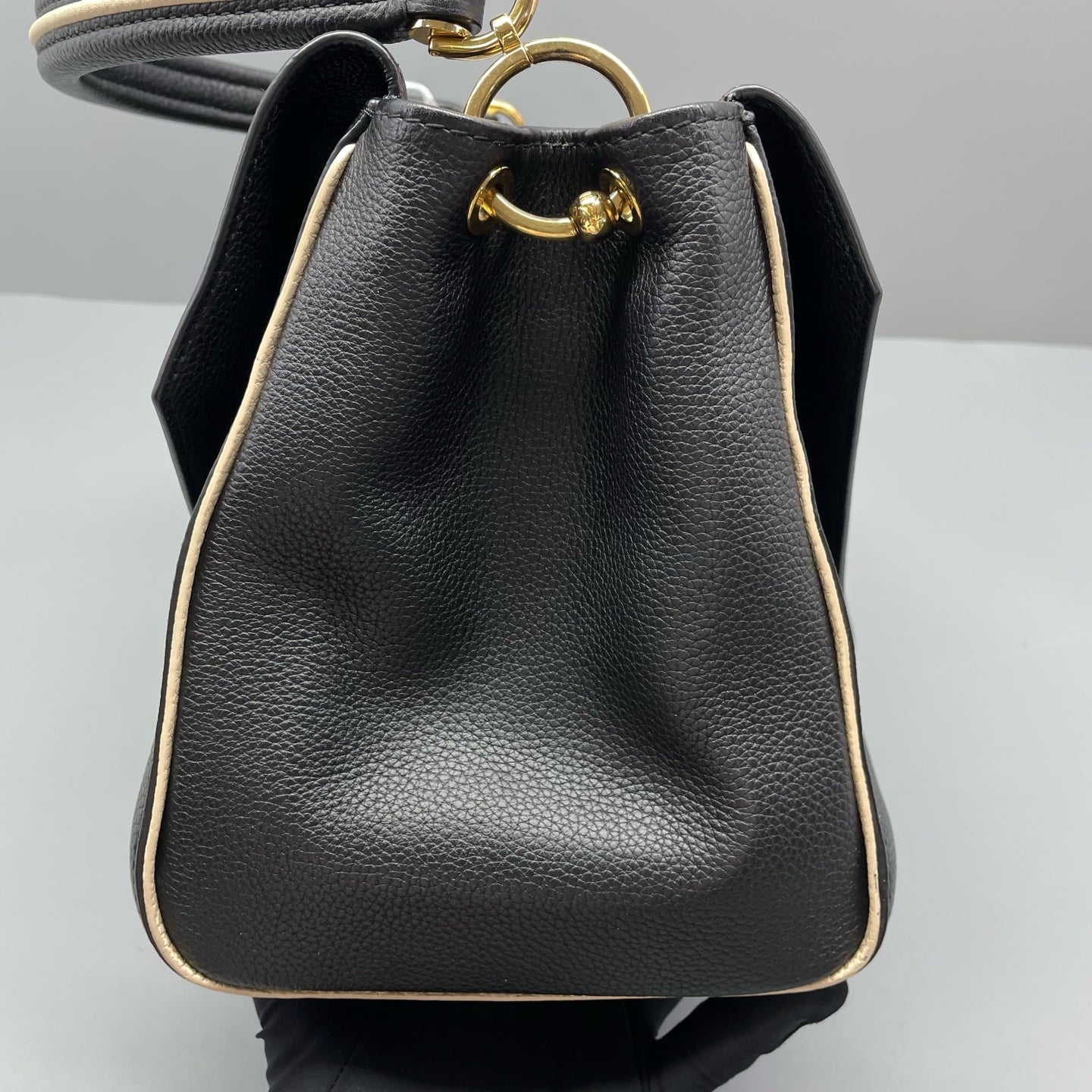 Louis Vuitton - Double V - Leather - Black - (medium)