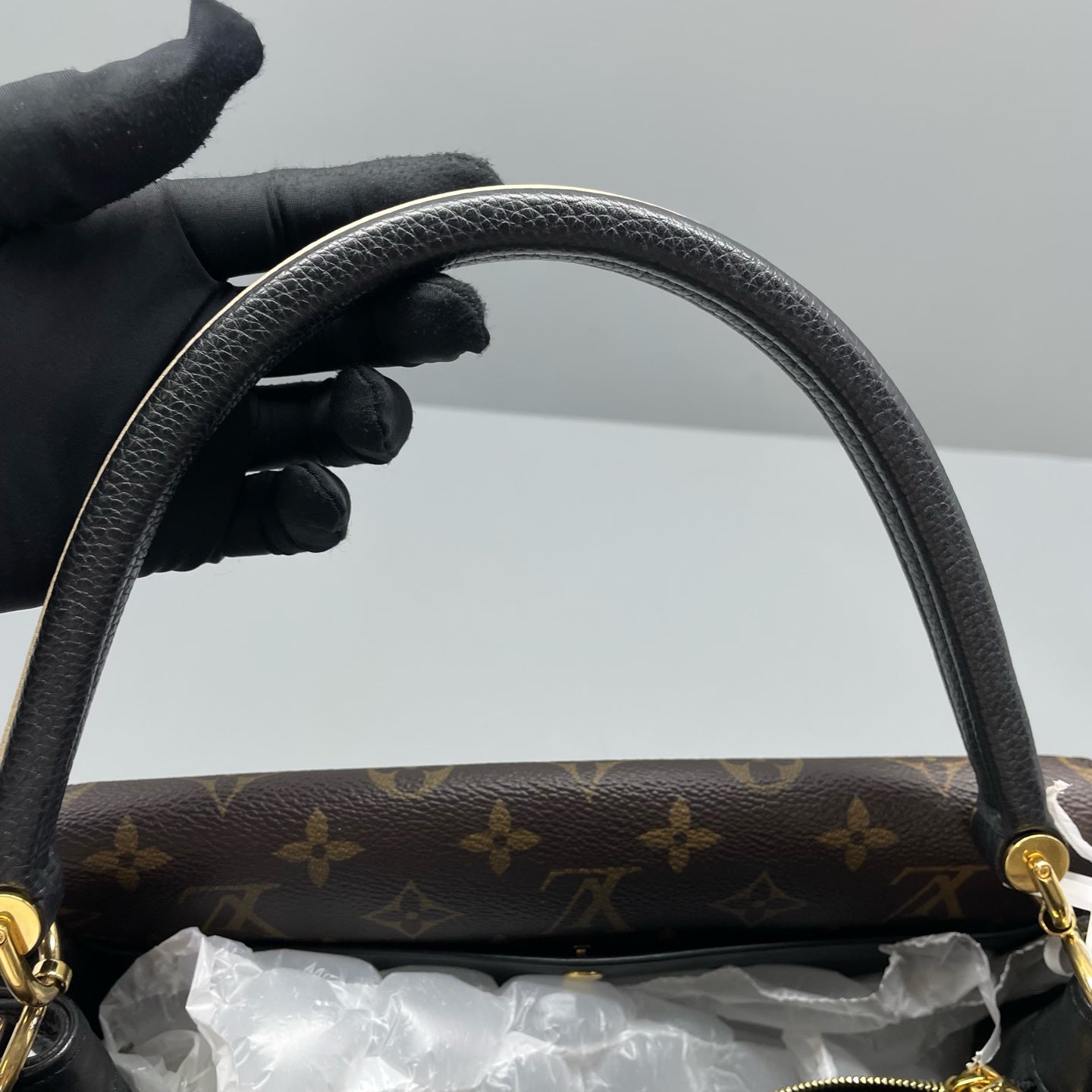 Louis Vuitton - Double V - Leather - Black - (medium)