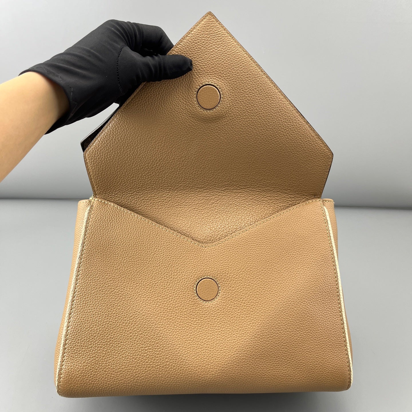 Louis Vuitton - Double V - Leather - Brown - (medium)