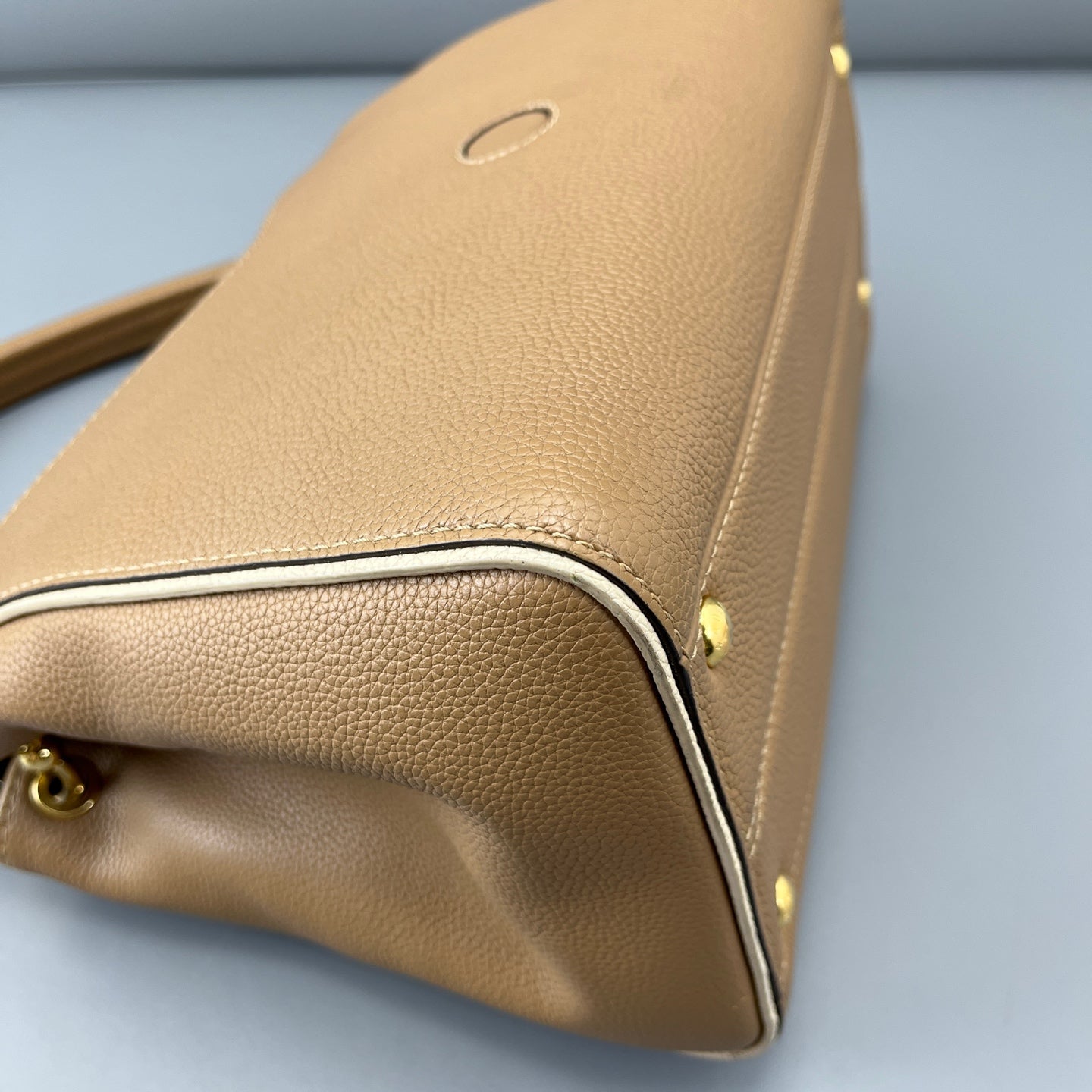 Louis Vuitton - Double V - Leather - Brown - (medium)
