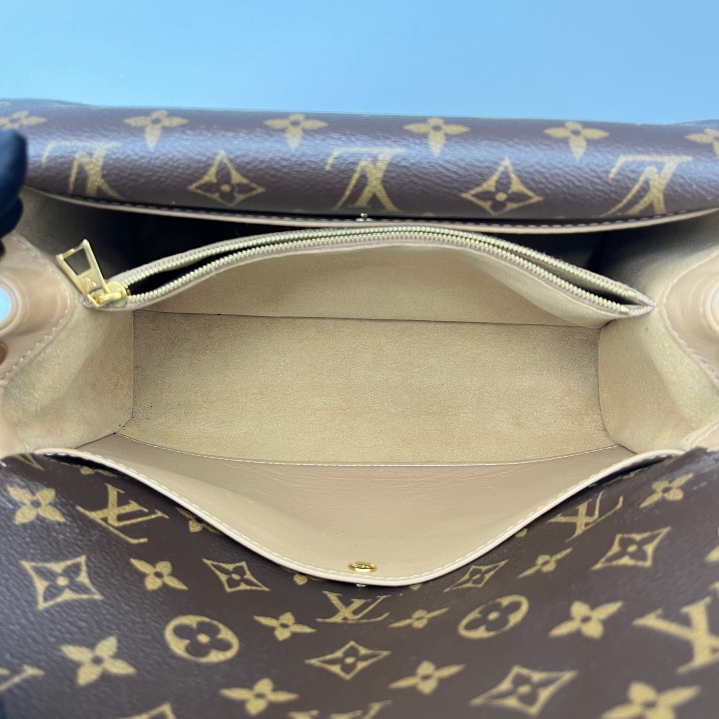 Louis Vuitton - Double V - Leather - Brown - (medium)