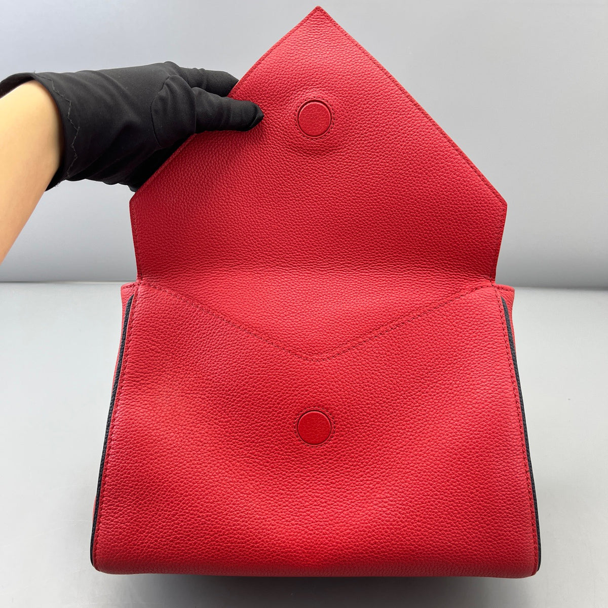 Louis Vuitton - Double V - Leather - Red - (medium)