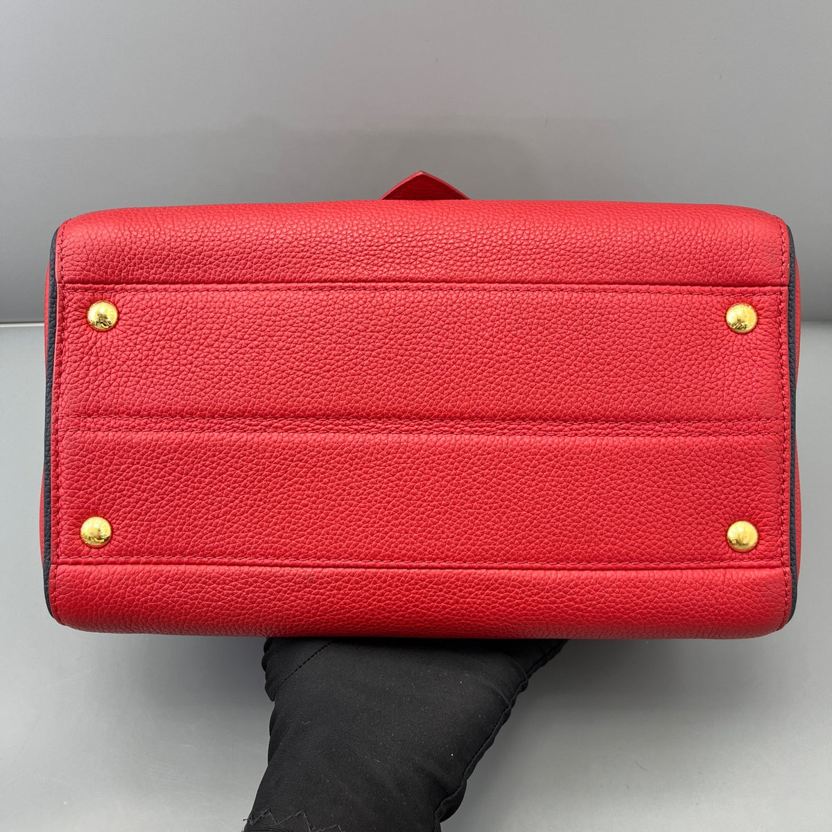 Louis Vuitton - Double V - Leather - Red - (medium)